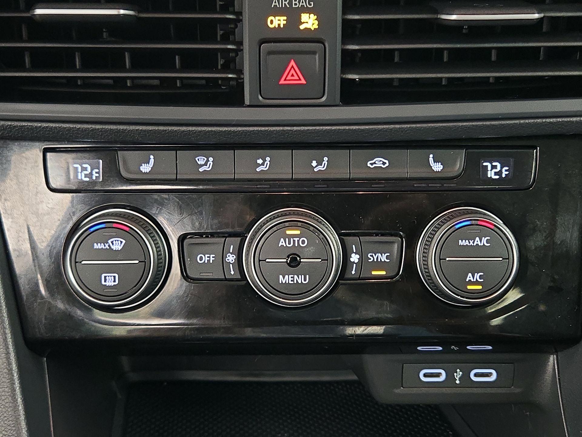Thumbnail: 2024 Volkswagen Jetta - 16