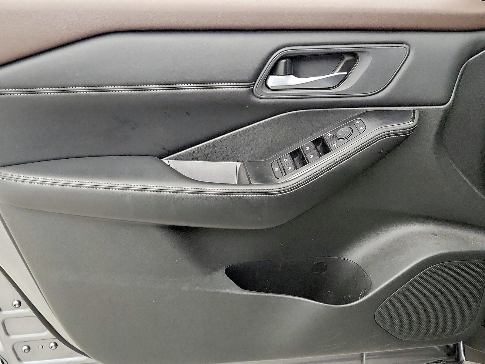 2022 Nissan Rogue SV - Photo 13