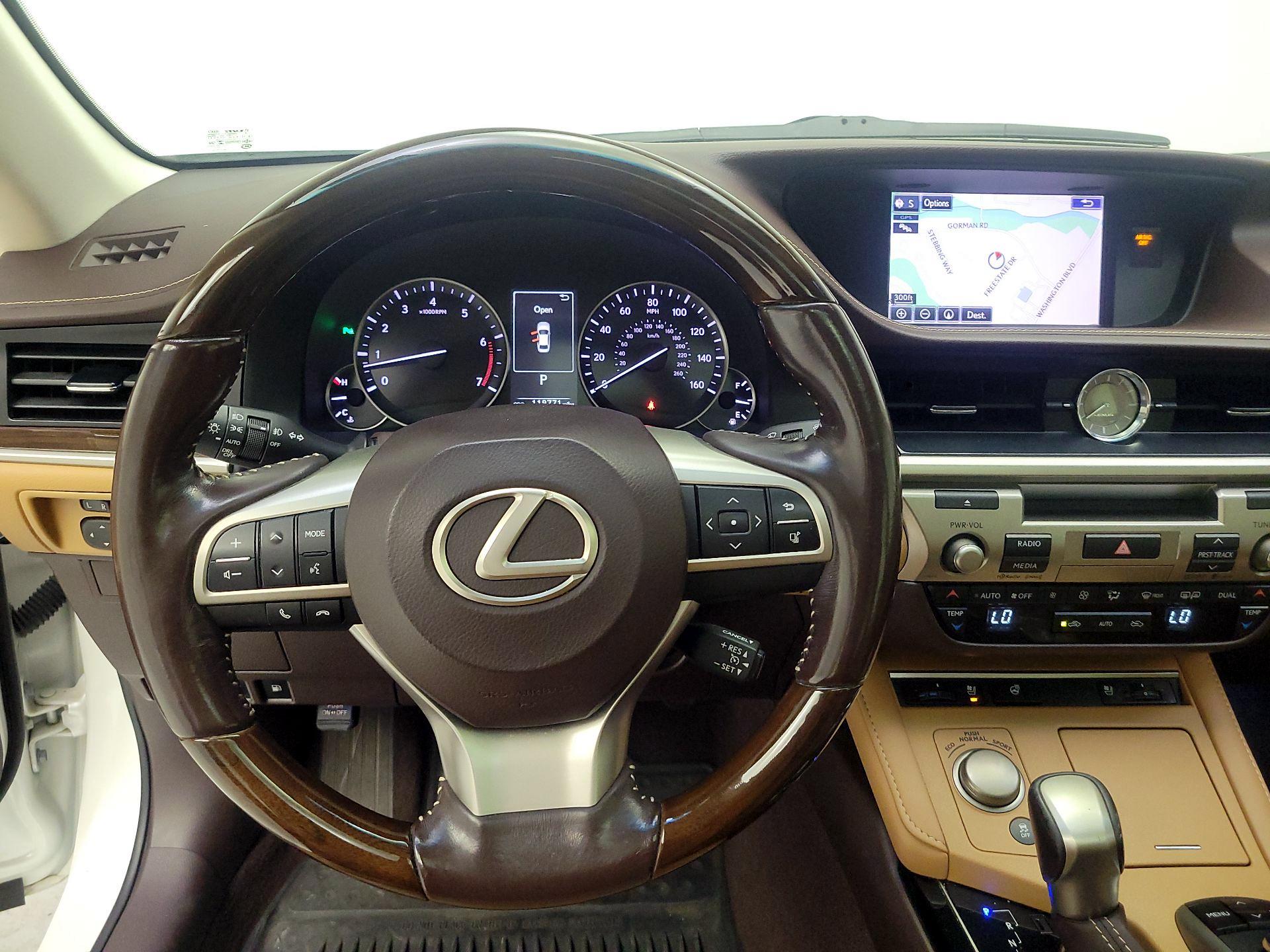Thumbnail: 2016 Lexus ES - 10