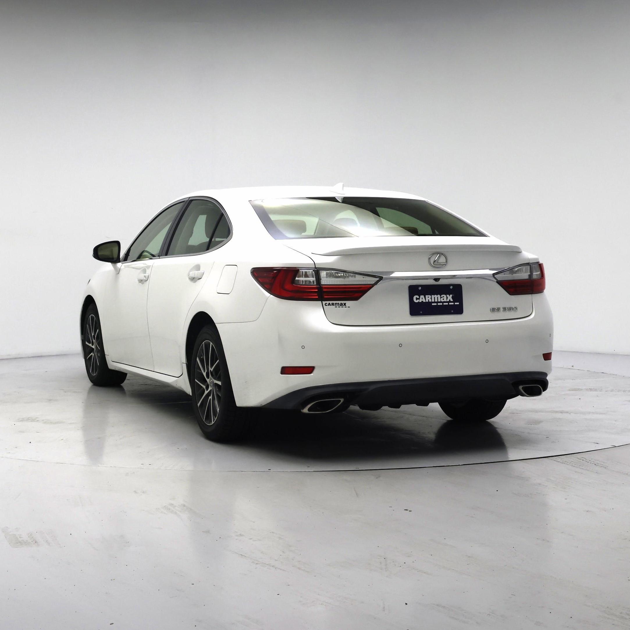 Thumbnail: 2016 Lexus ES - 2