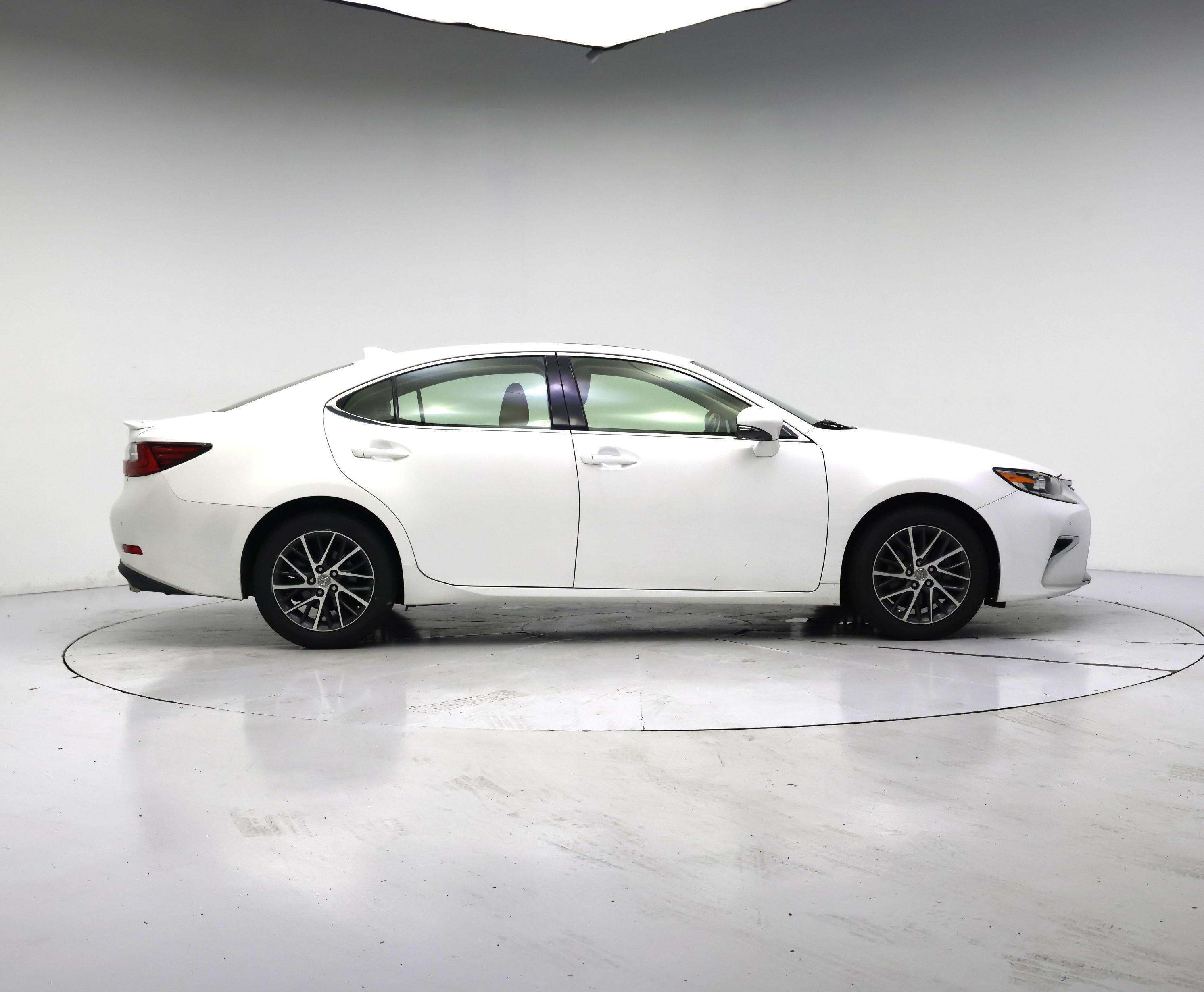 Thumbnail: 2016 Lexus ES - 7