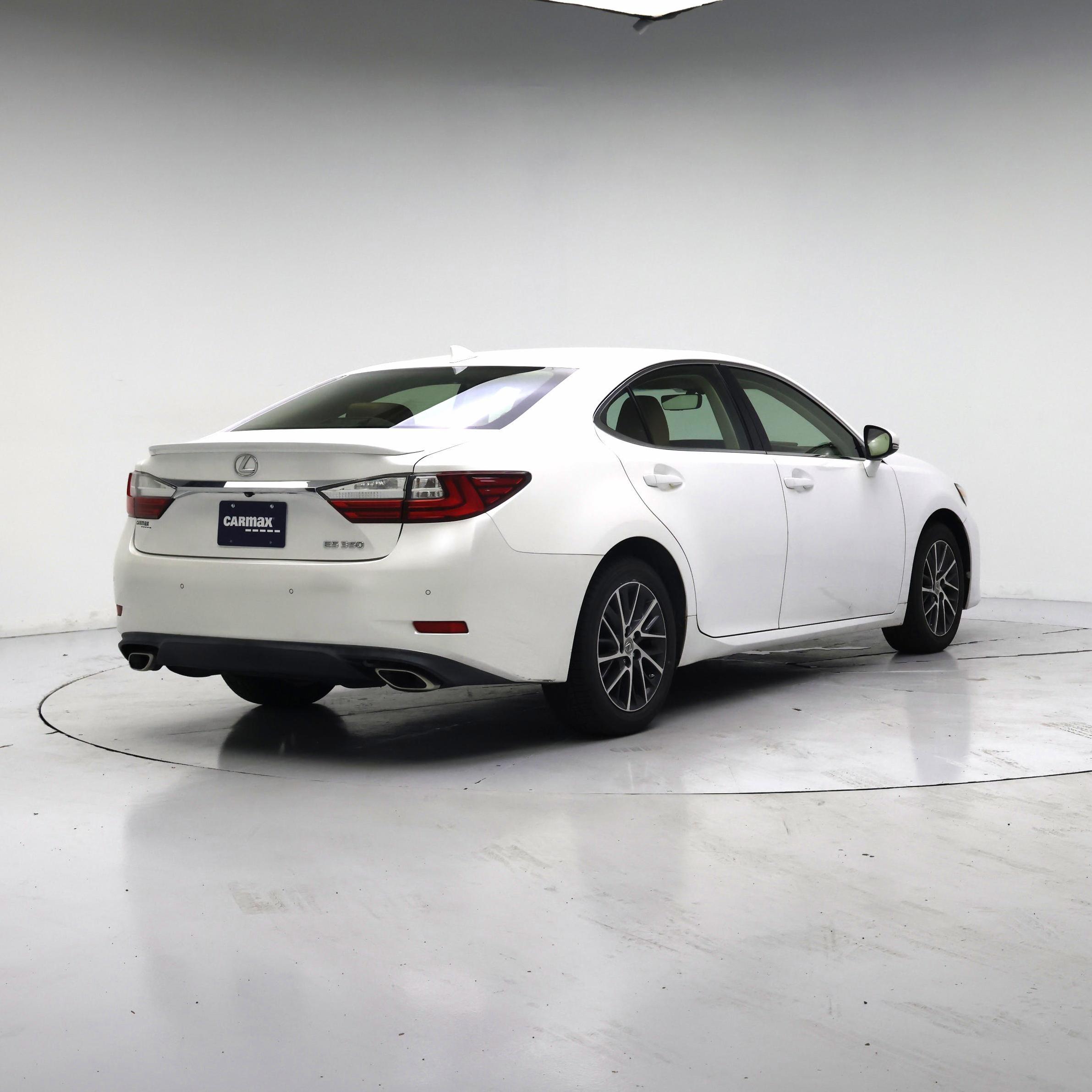 Thumbnail: 2016 Lexus ES - 8