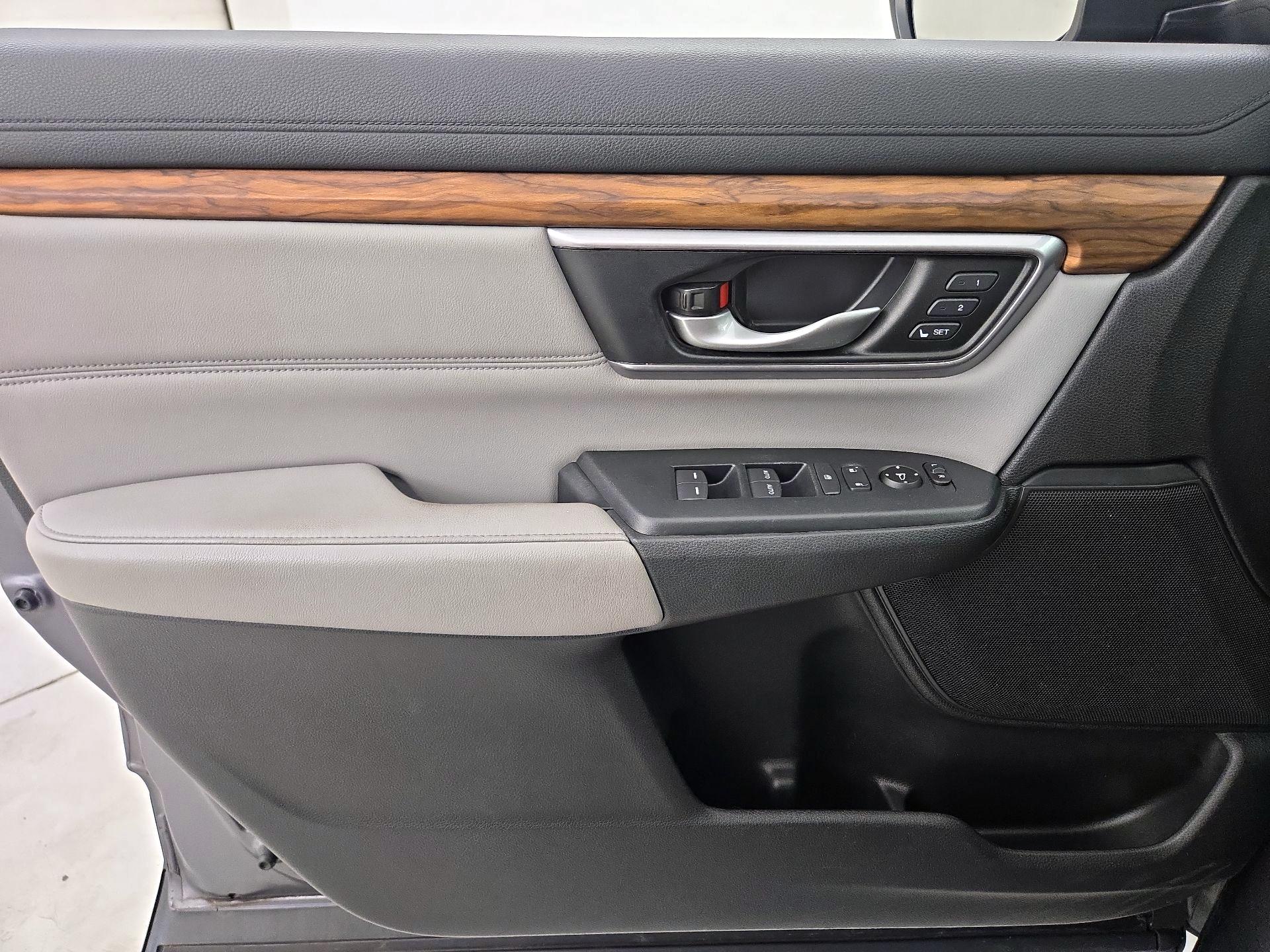 Thumbnail: 2017 Honda CR-V - 12