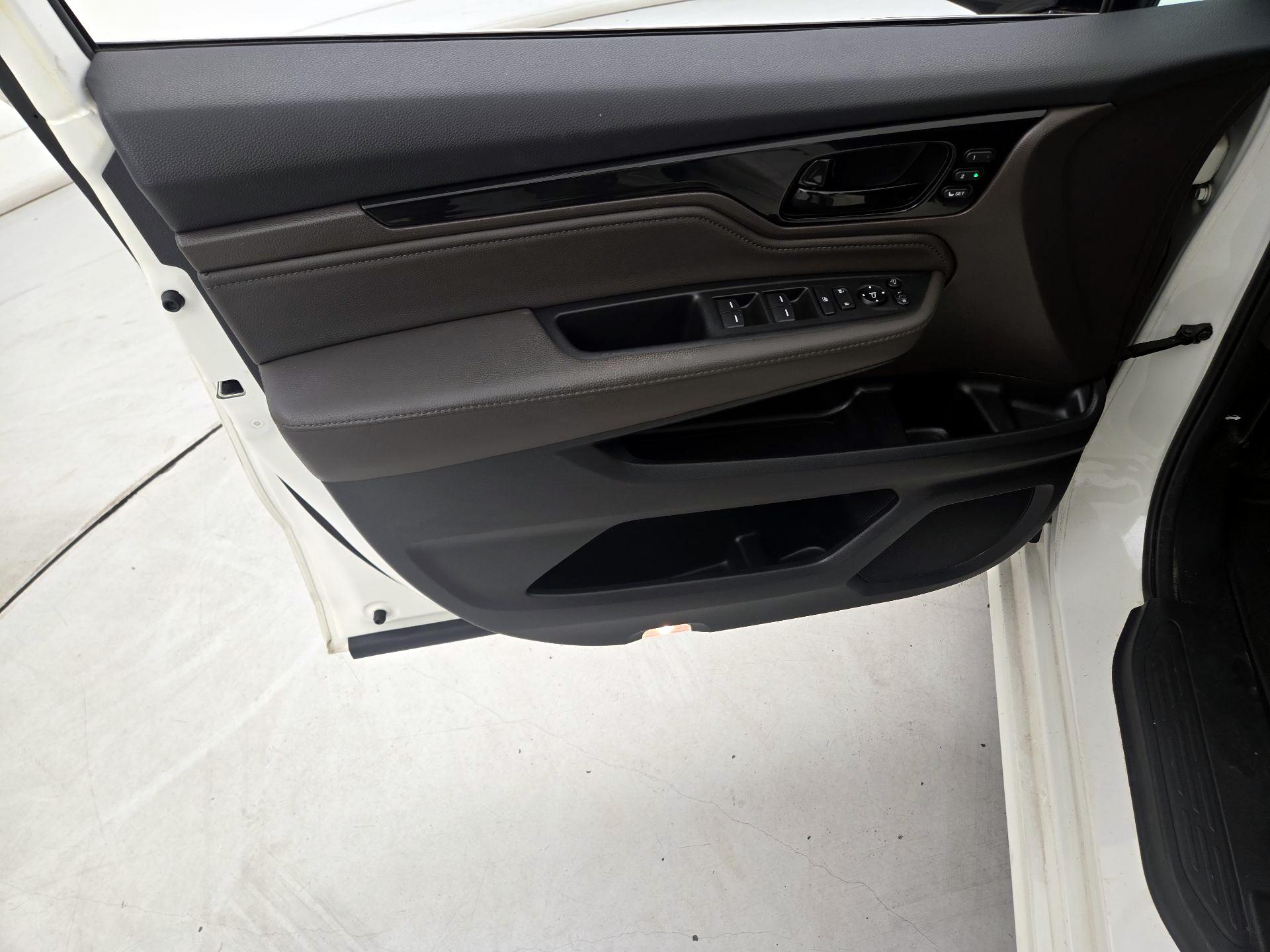 Thumbnail: 2019 Honda Odyssey - 12