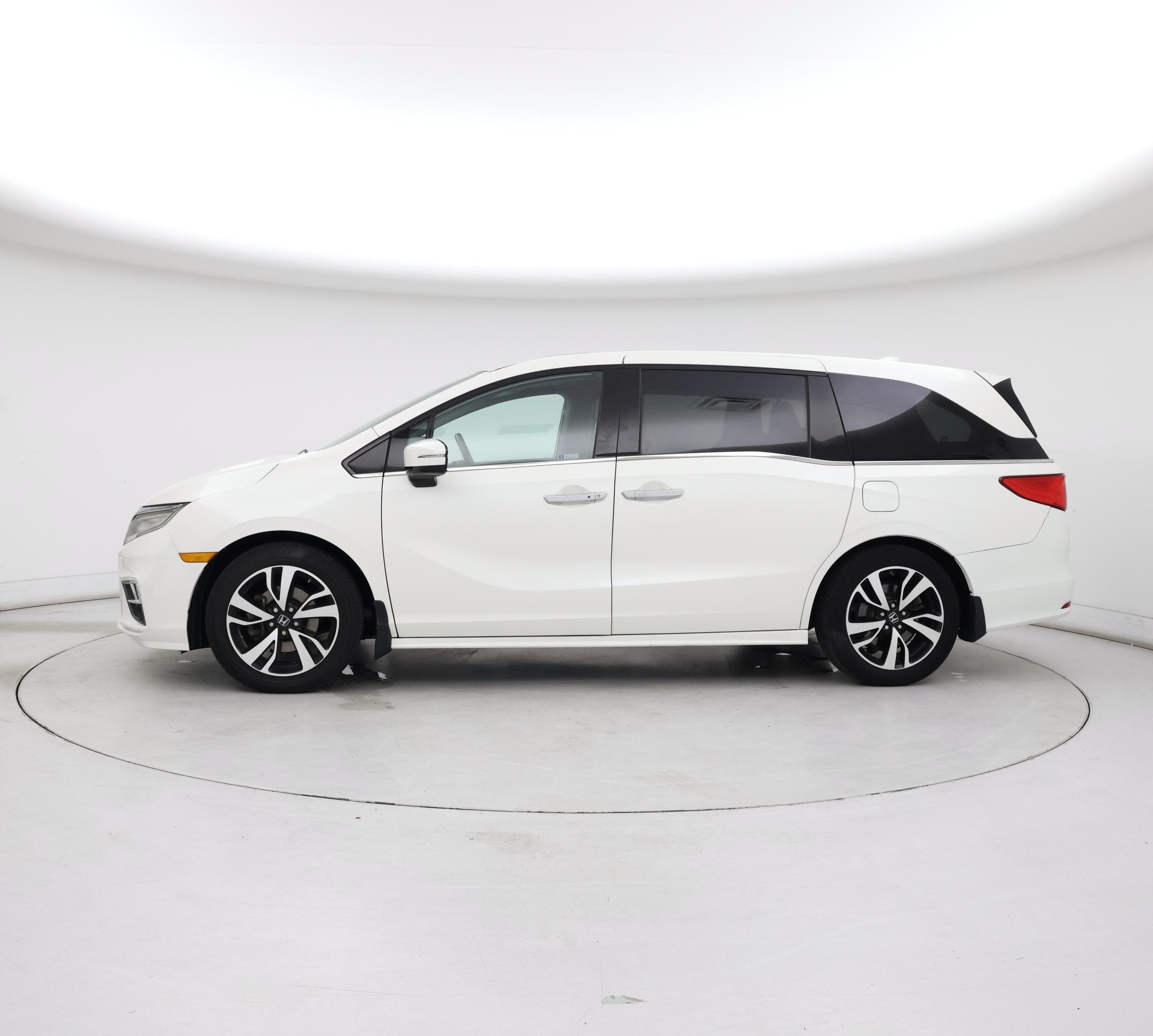 Thumbnail: 2019 Honda Odyssey - 3
