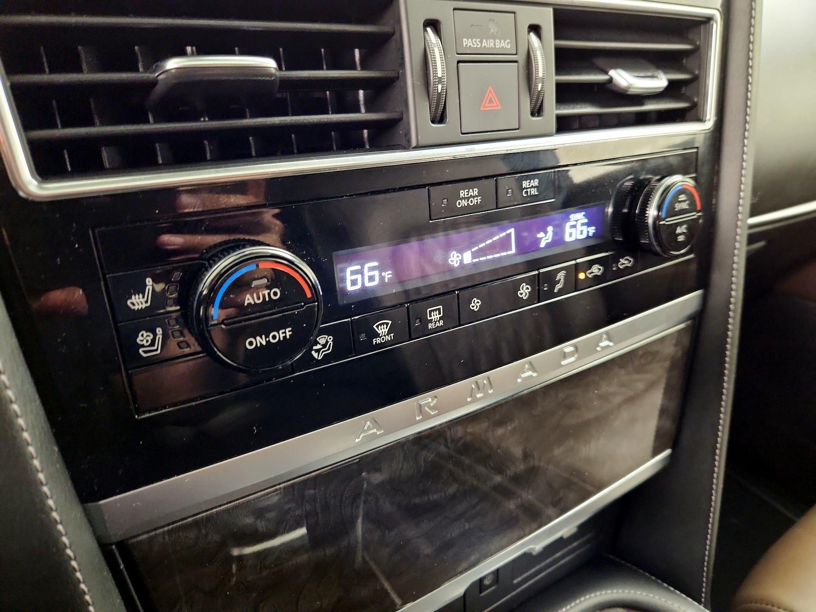2024 Nissan Armada Platinum - Photo 17
