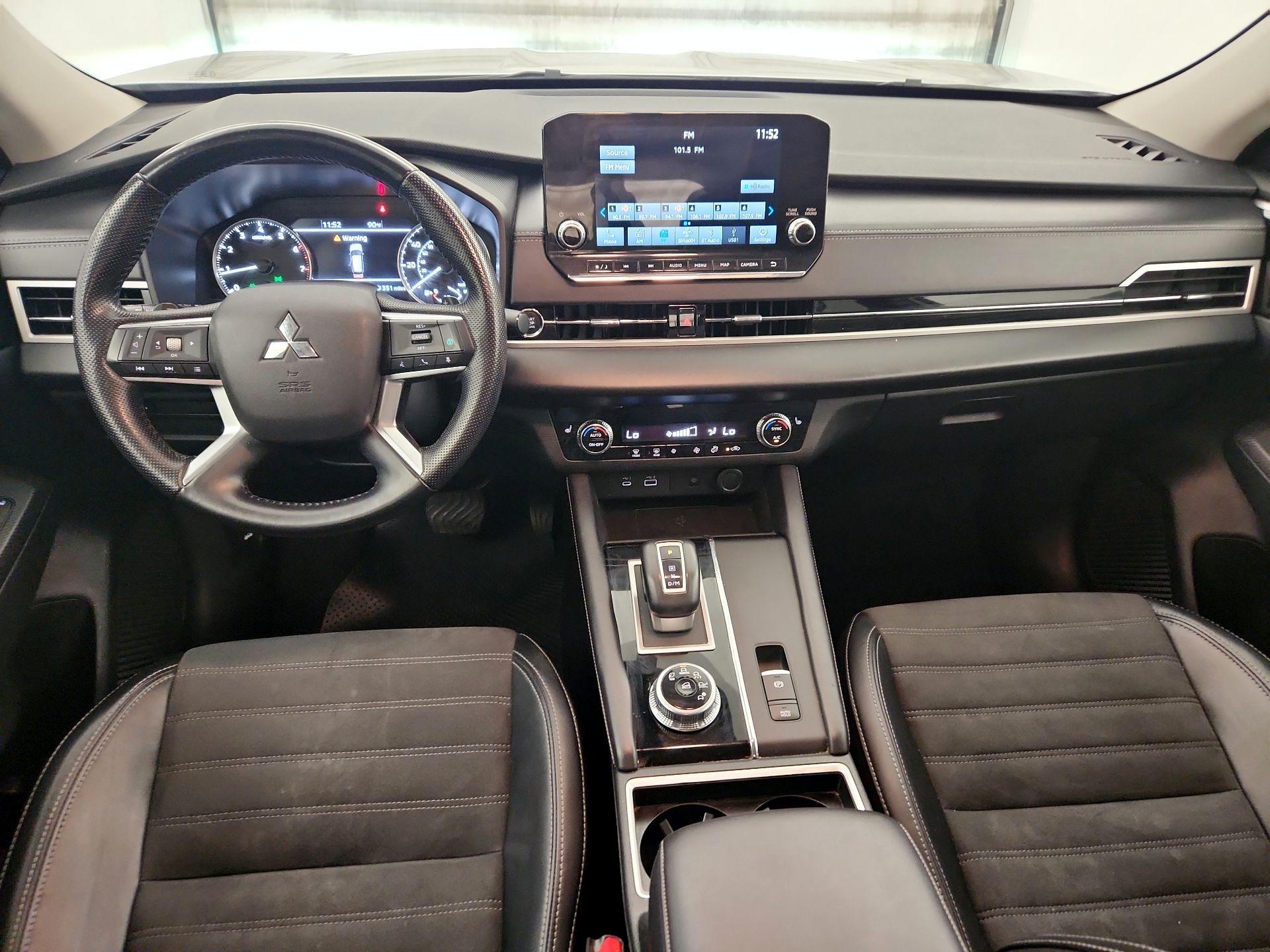 Thumbnail: 2024 Mitsubishi Outlander - 9