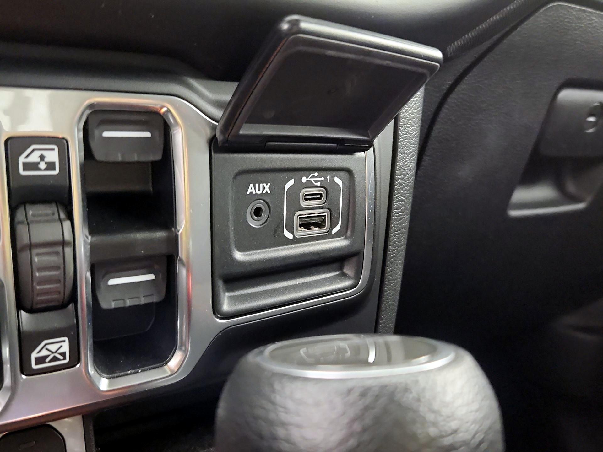 Thumbnail: 2023 Jeep Gladiator - 19