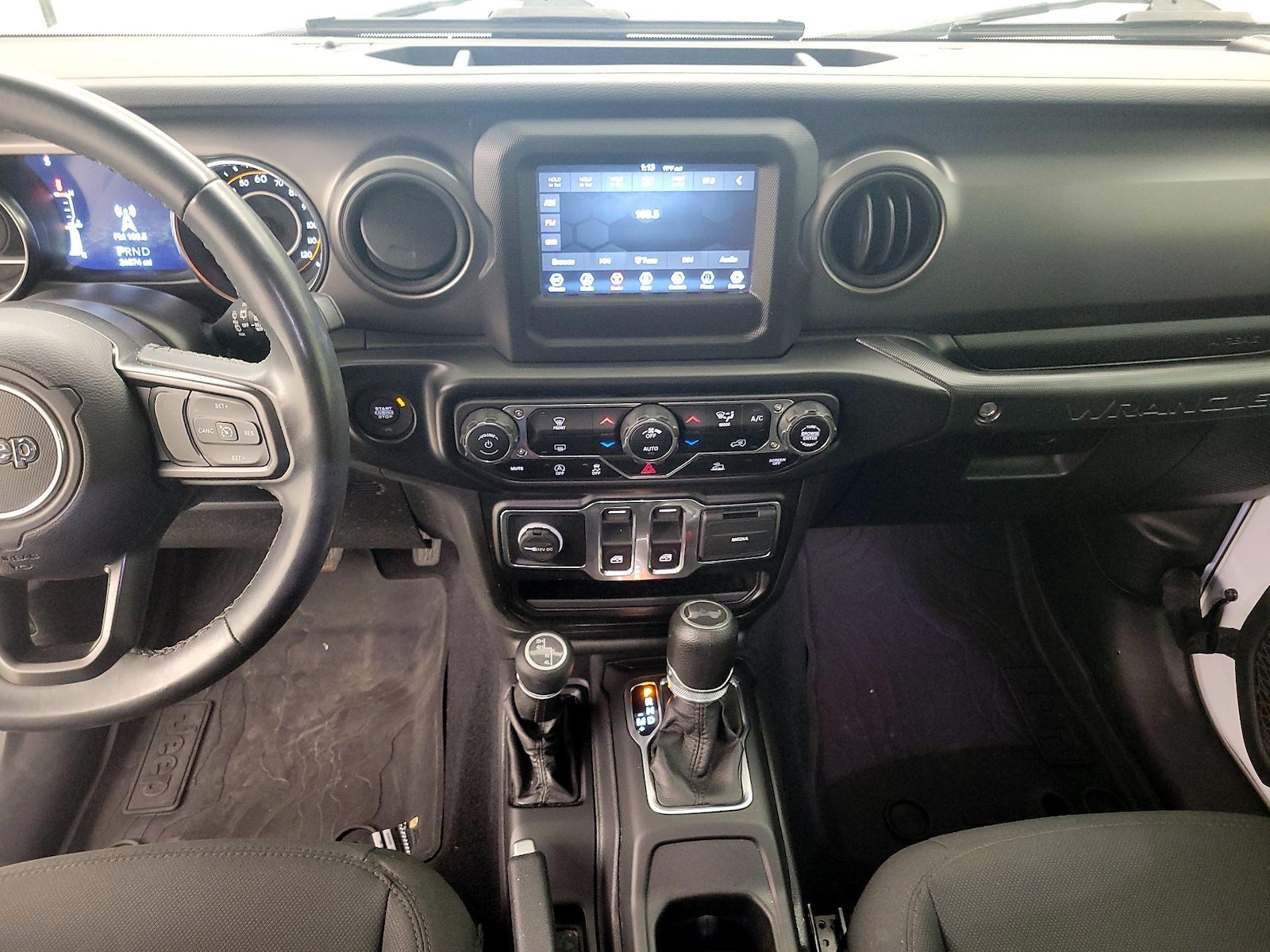 2022 Jeep Wrangler Willys - Photo 10