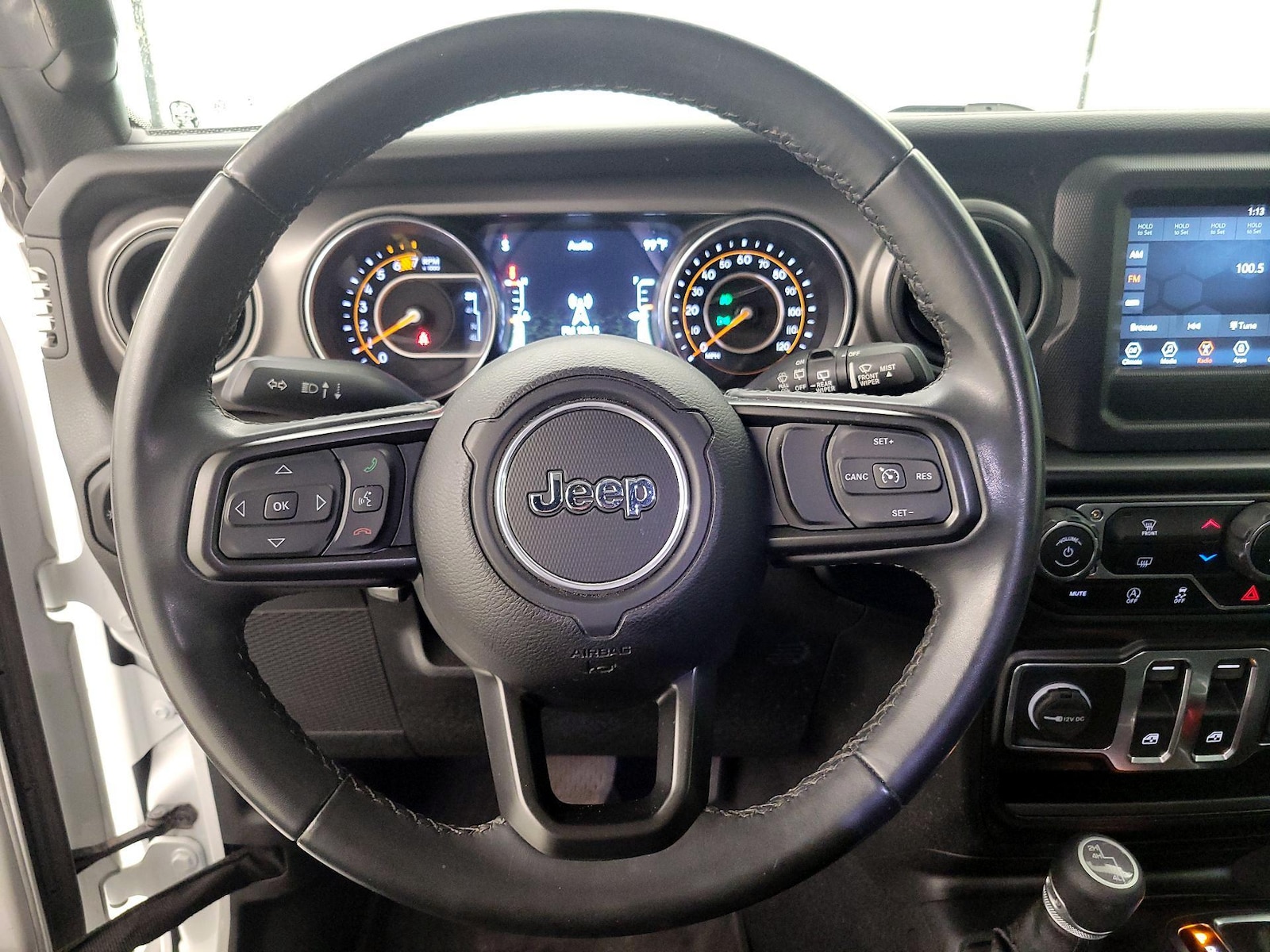 2022 Jeep Wrangler Willys - Photo 11