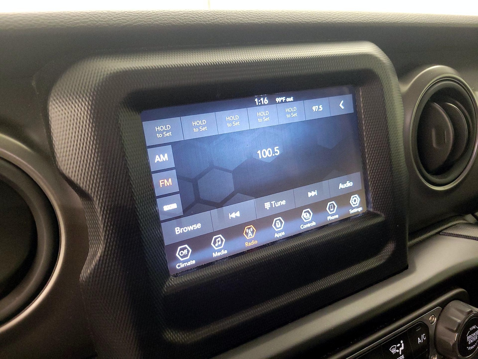 2022 Jeep Wrangler Willys - Photo 16