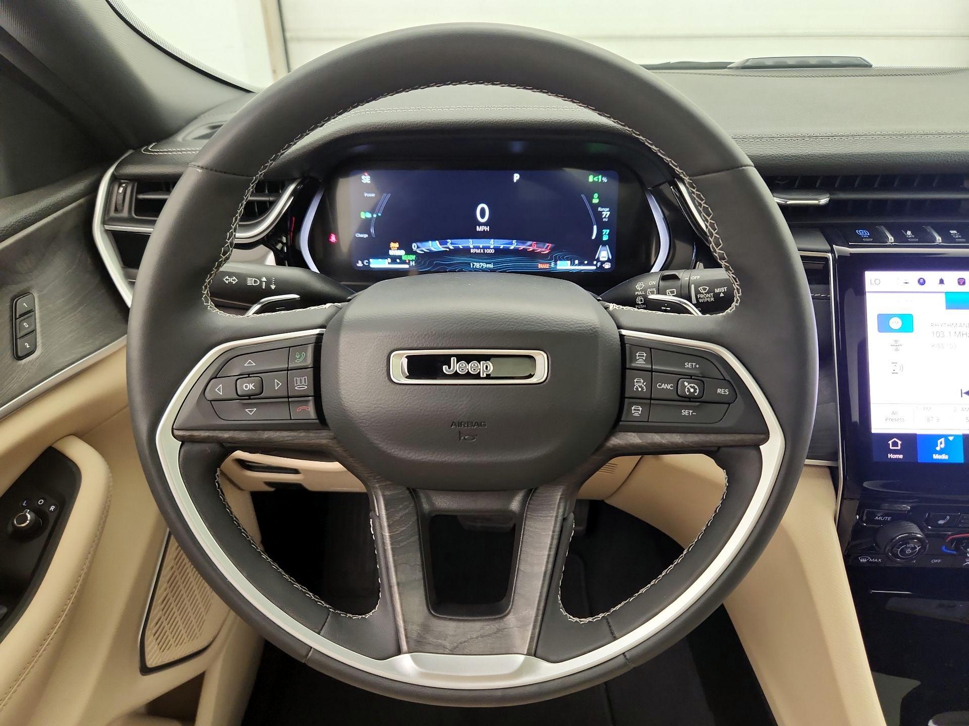 Thumbnail: 2023 Jeep Grand Cherokee - 10