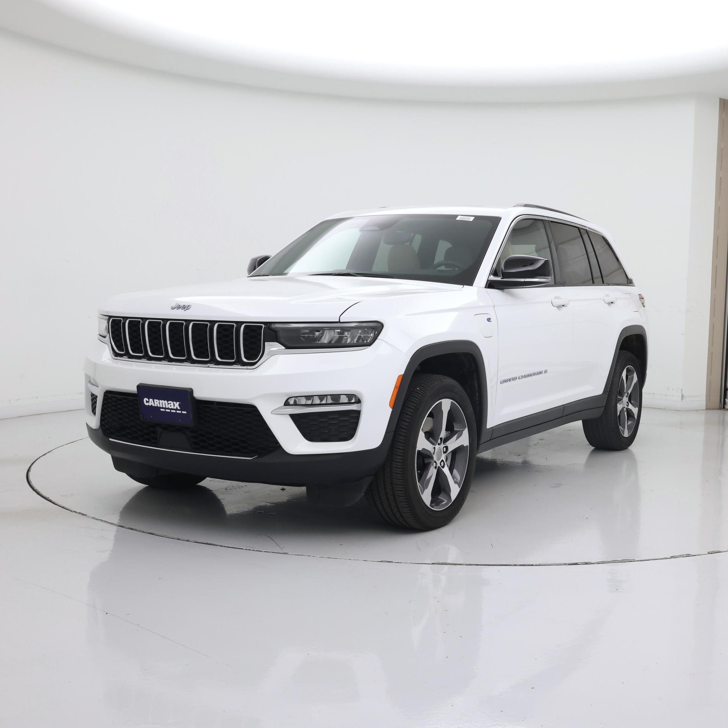 Thumbnail: 2023 Jeep Grand Cherokee - 4