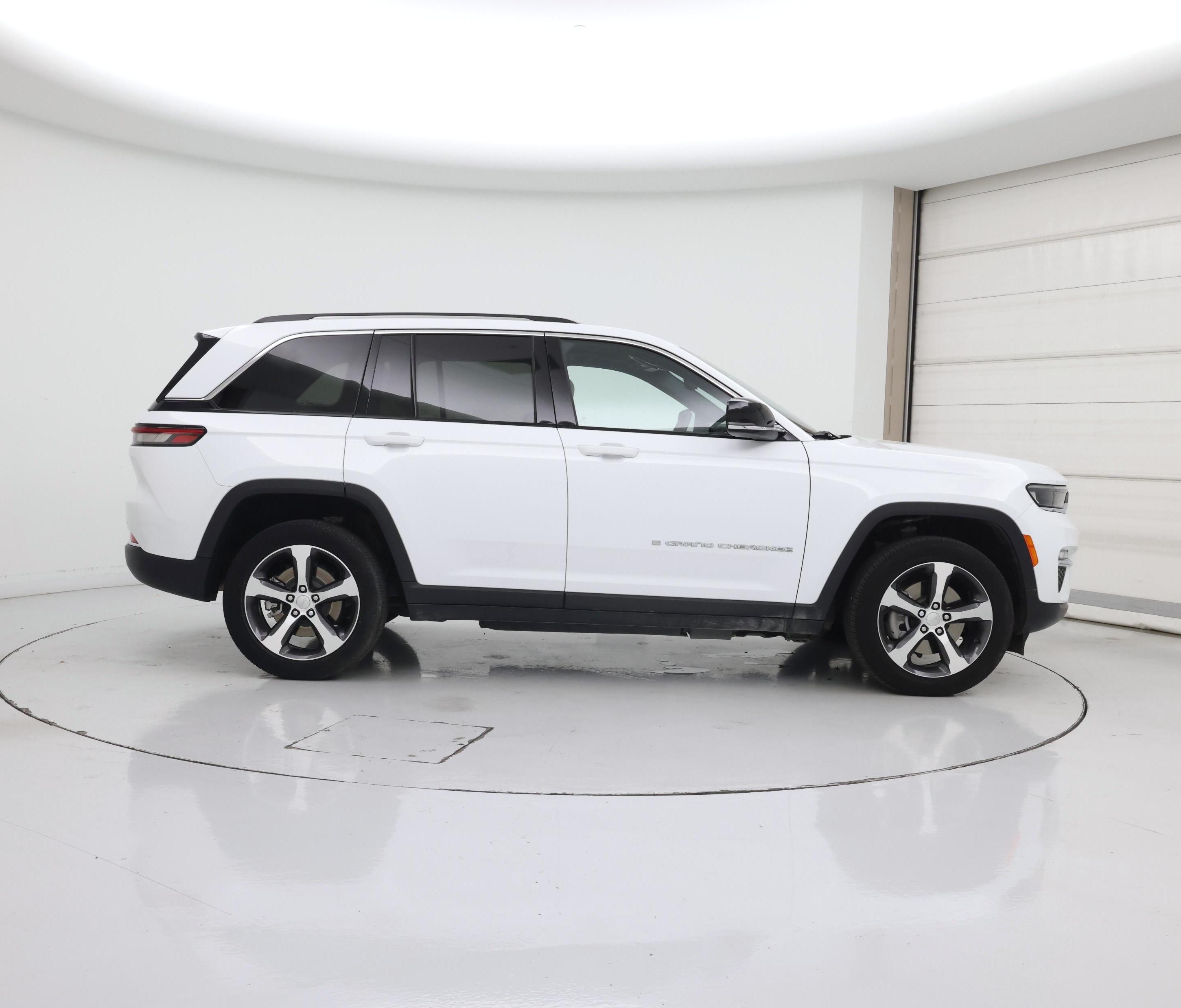 Thumbnail: 2023 Jeep Grand Cherokee - 7