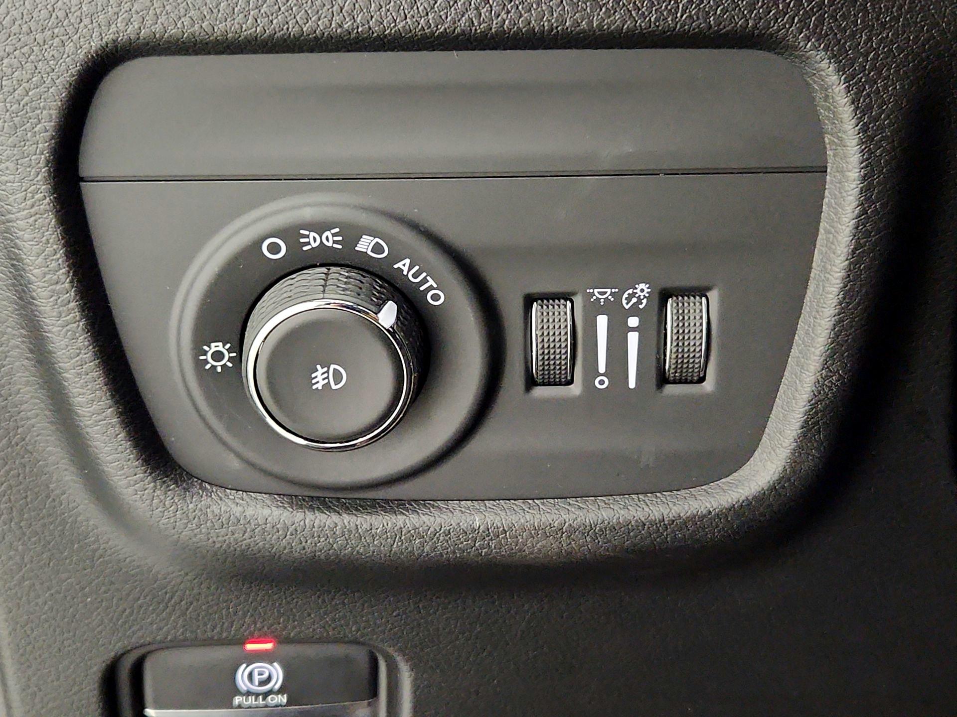 Thumbnail: 2022 Jeep Grand Cherokee - 13