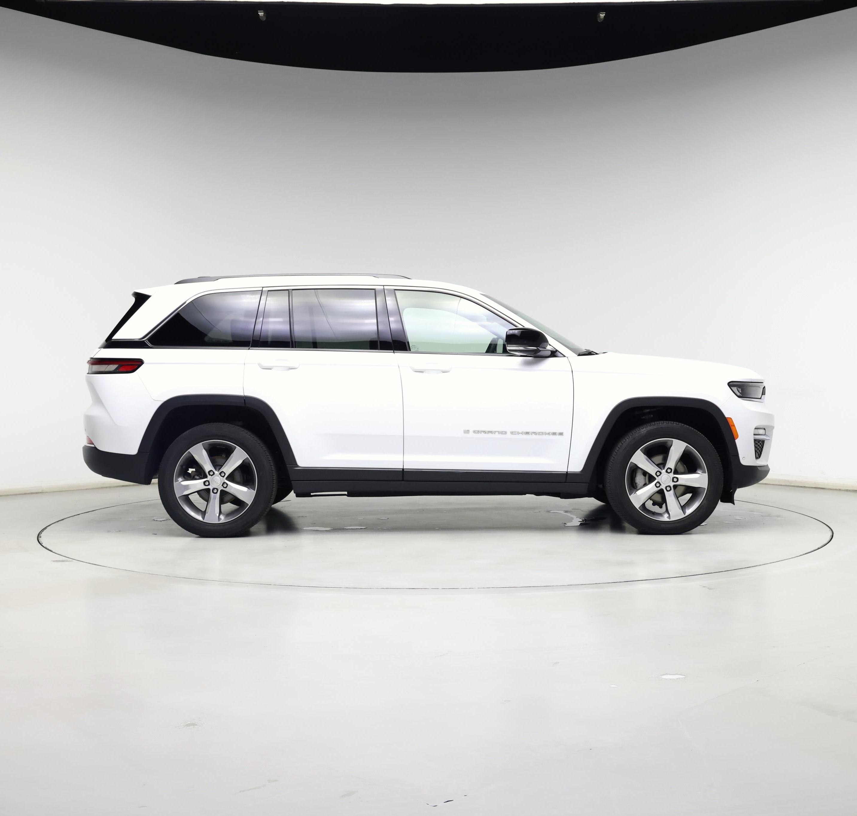 Thumbnail: 2022 Jeep Grand Cherokee - 7