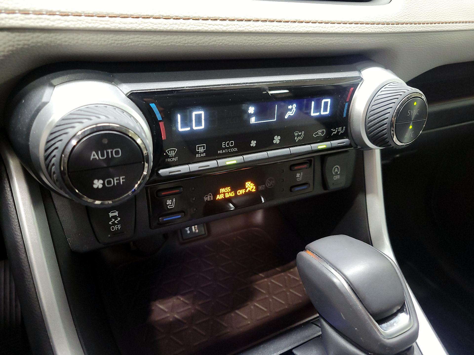 Thumbnail: 2024 Toyota RAV4 - 17