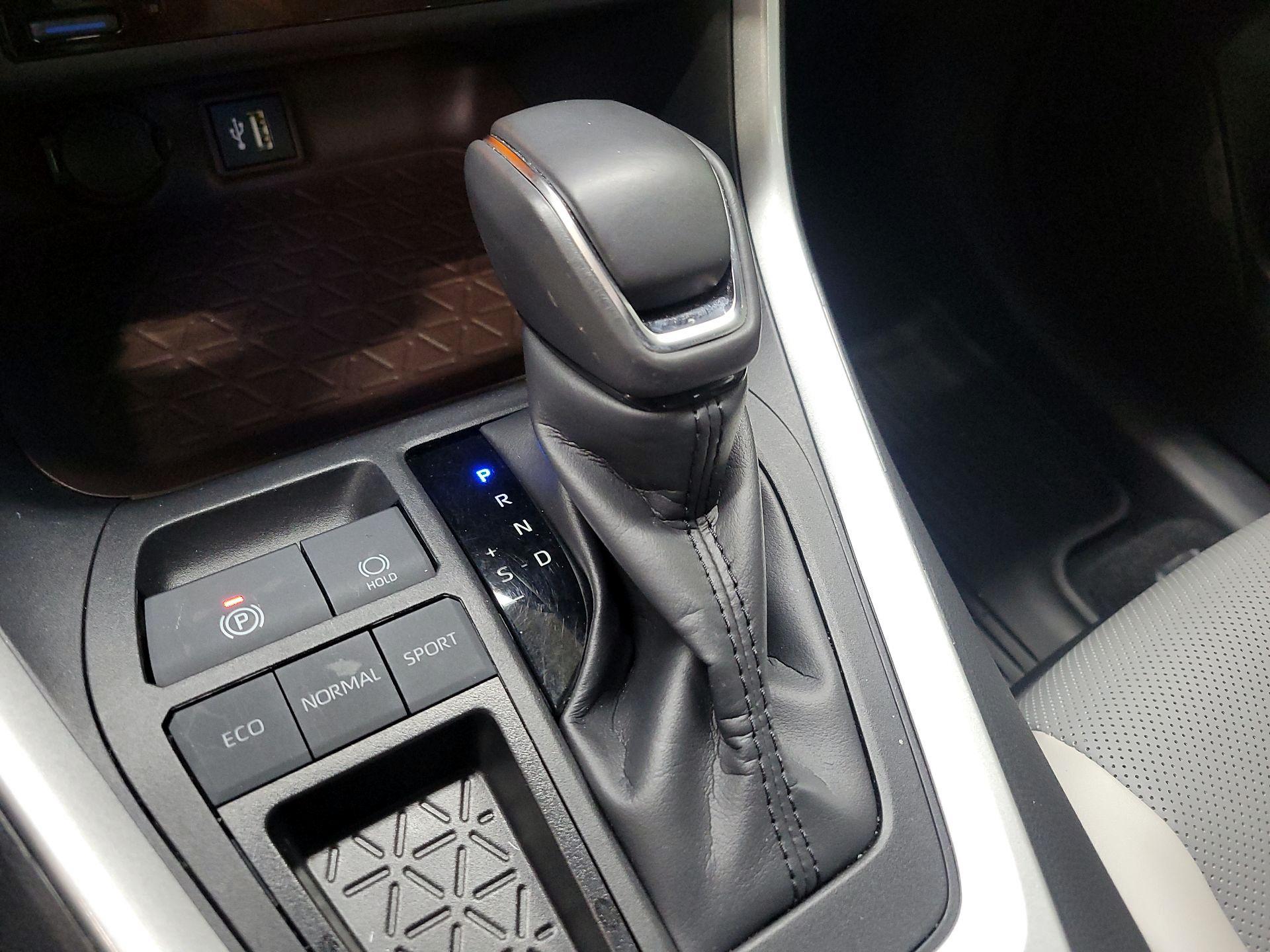 Thumbnail: 2024 Toyota RAV4 - 18