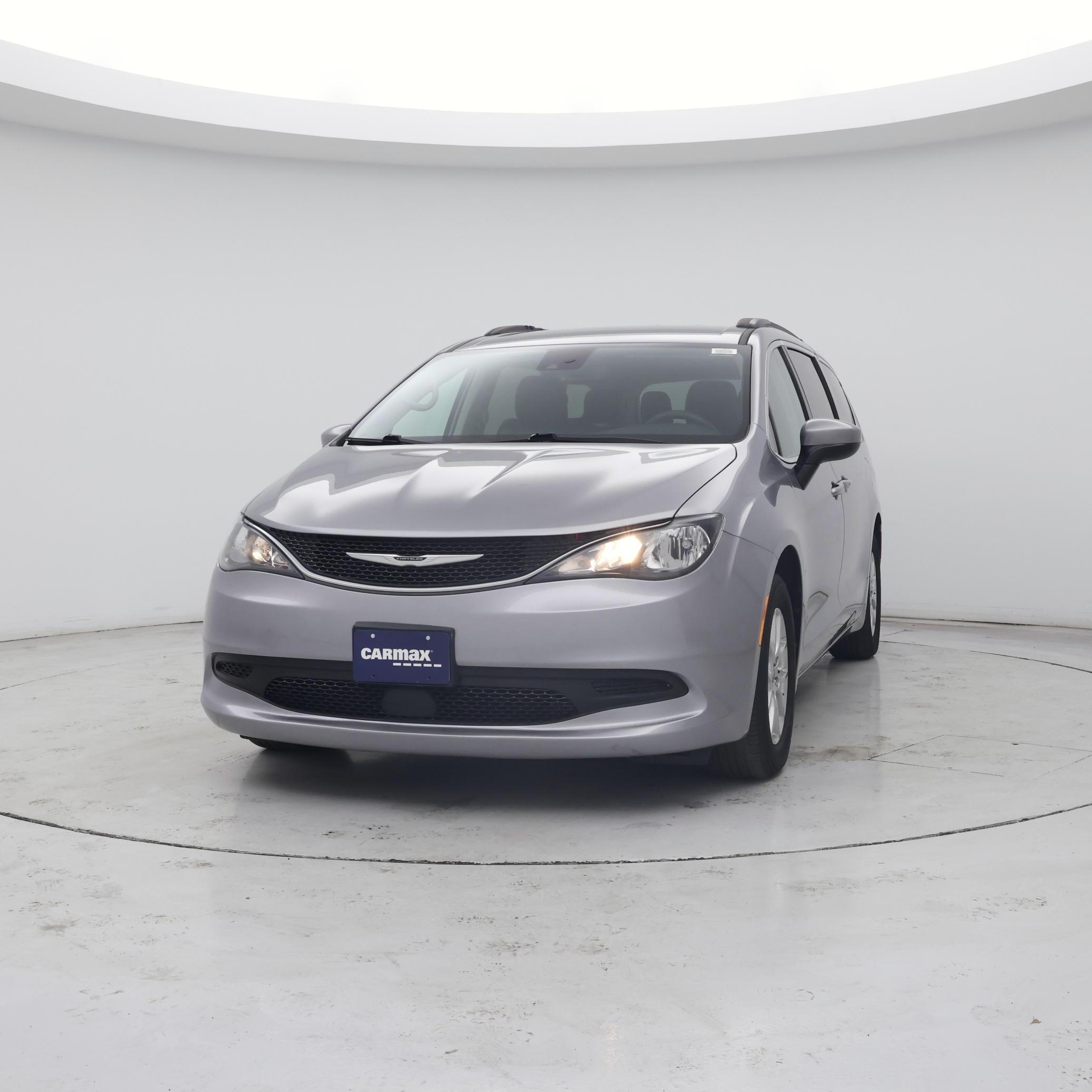 Thumbnail: 2021 Chrysler Voyager - 4