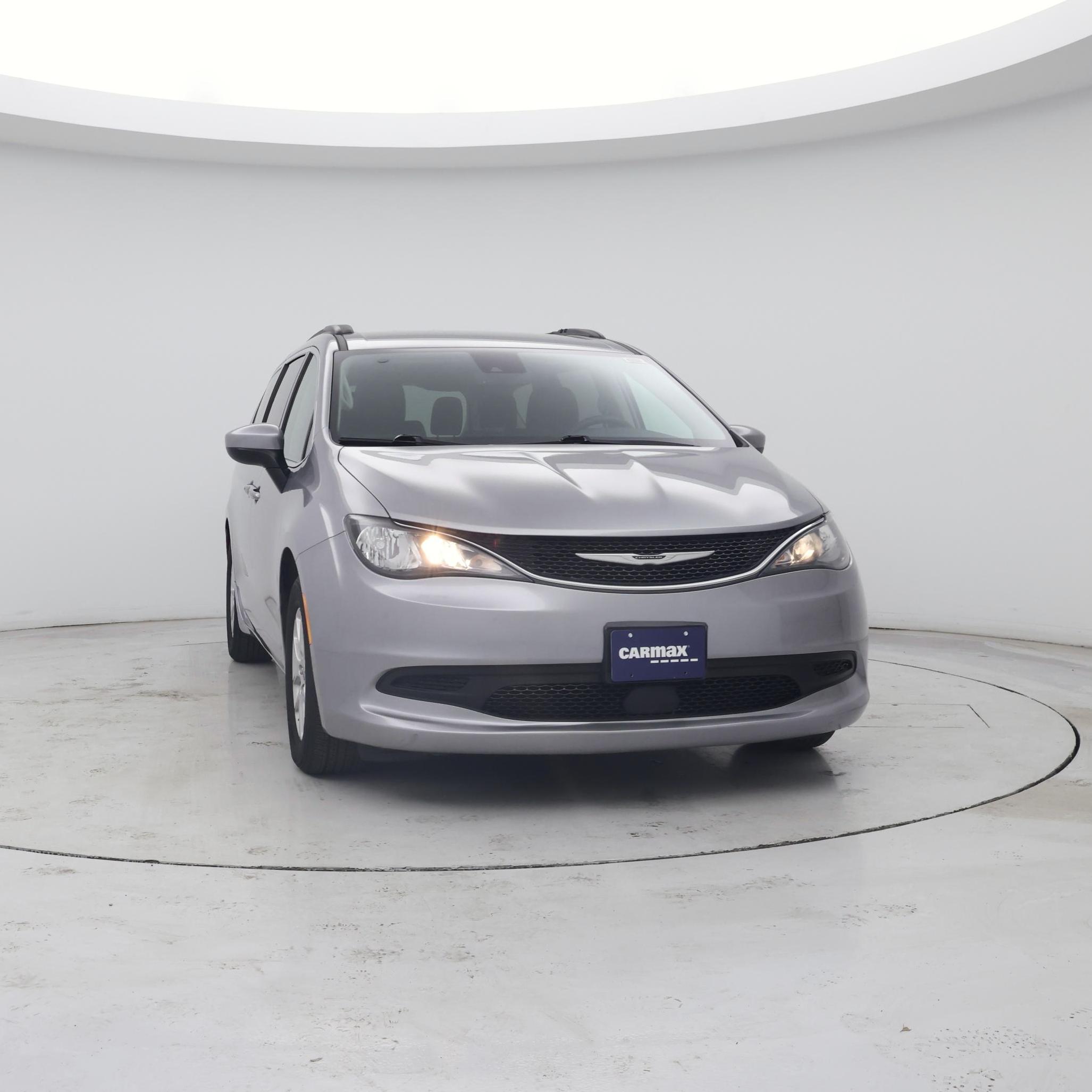 Thumbnail: 2021 Chrysler Voyager - 5