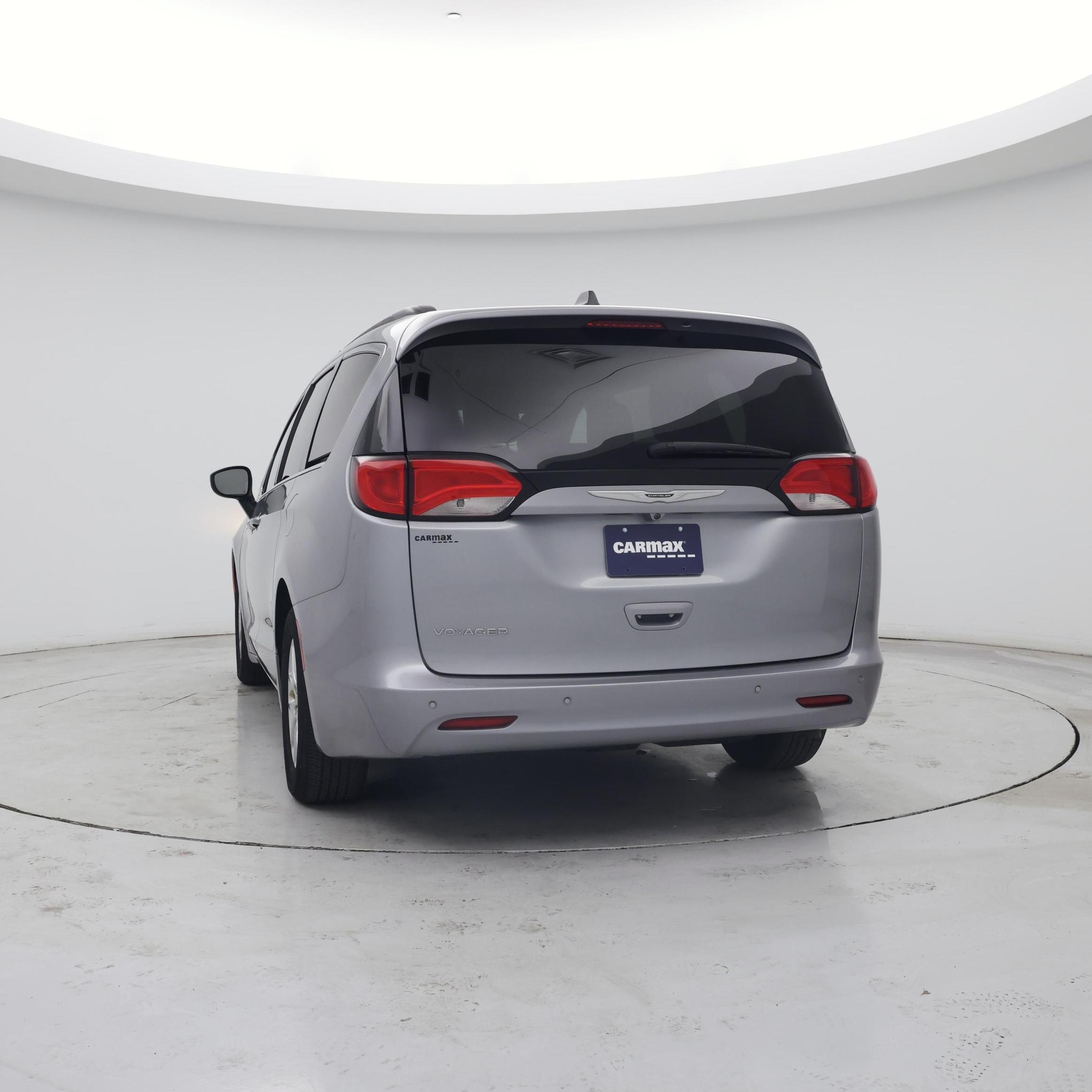 Thumbnail: 2021 Chrysler Voyager - 6