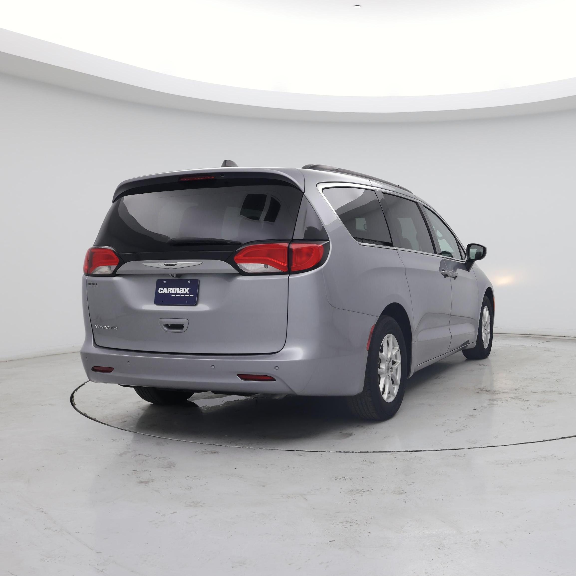 Thumbnail: 2021 Chrysler Voyager - 8
