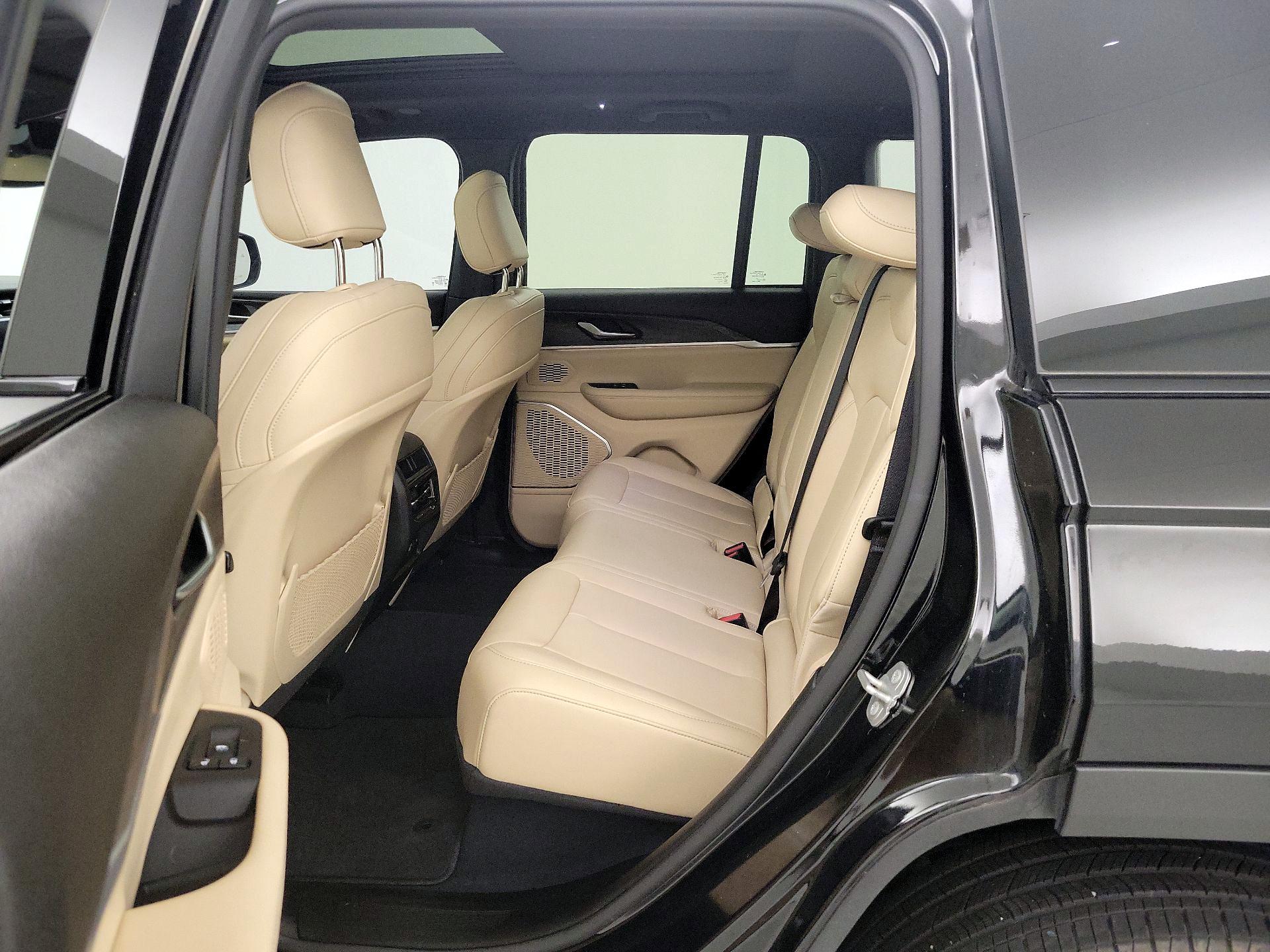 Thumbnail: 2023 Jeep Grand Cherokee - 20