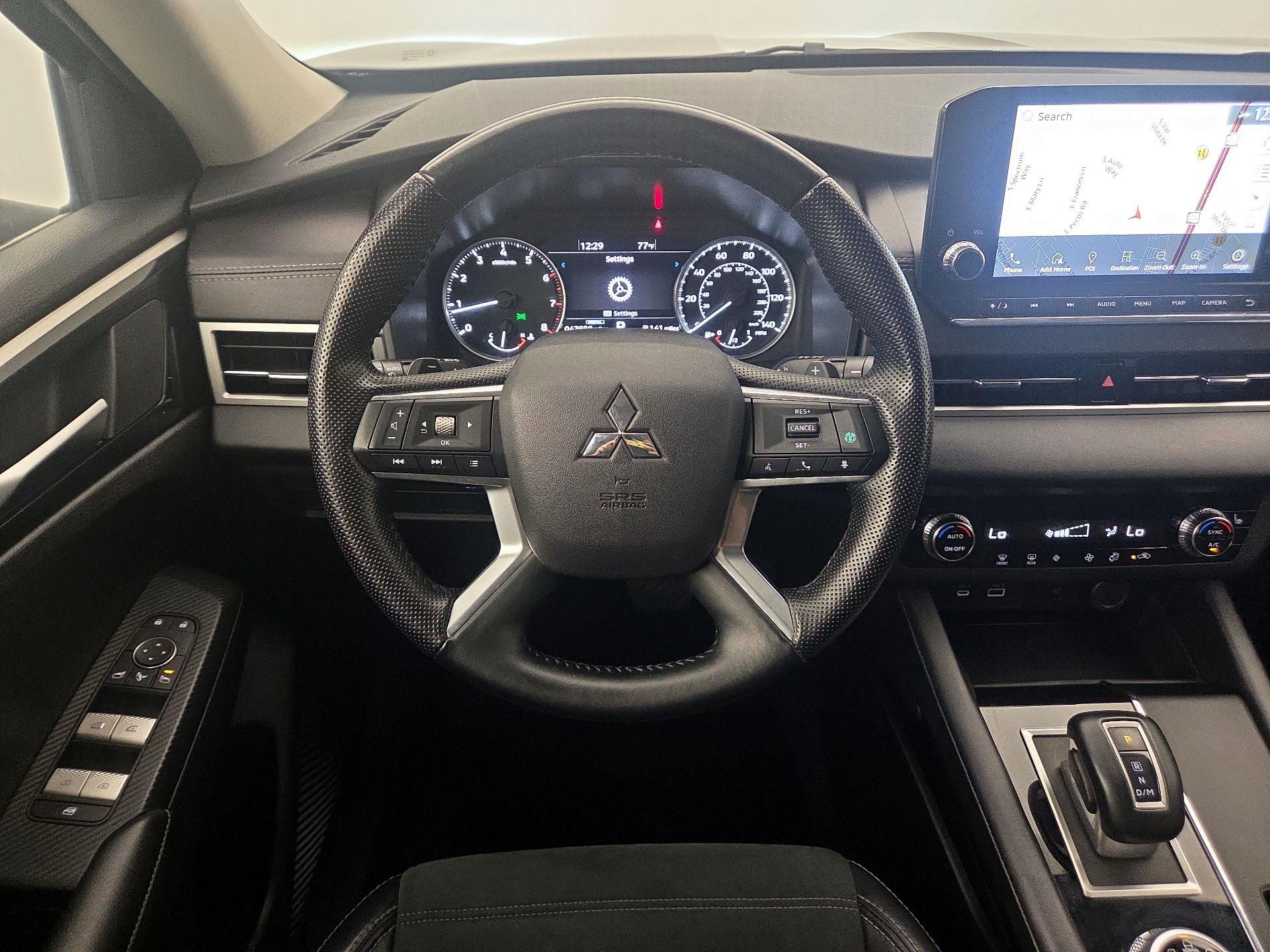 Thumbnail: 2024 Mitsubishi Outlander - 10