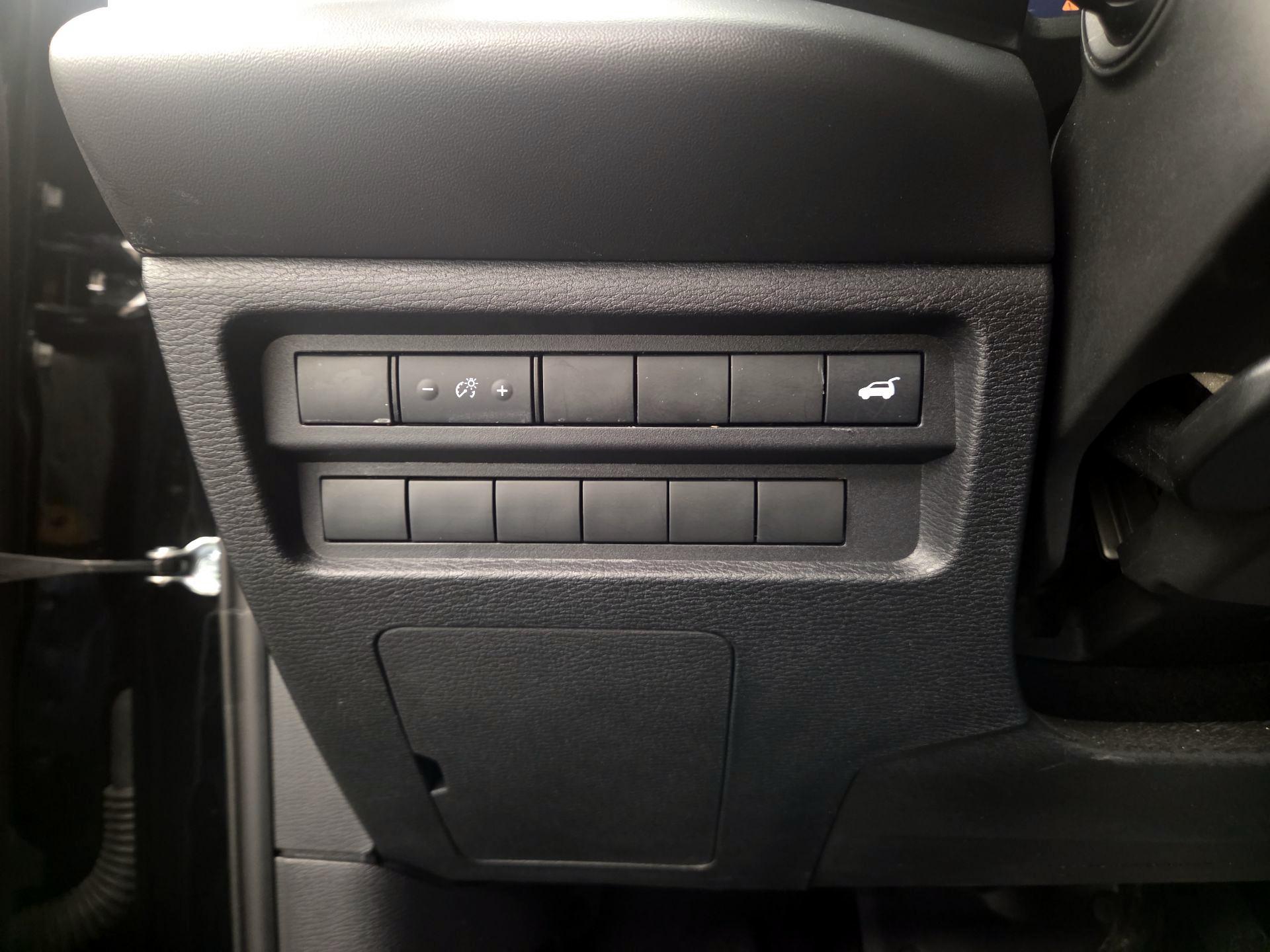 Thumbnail: 2024 Mitsubishi Outlander - 13