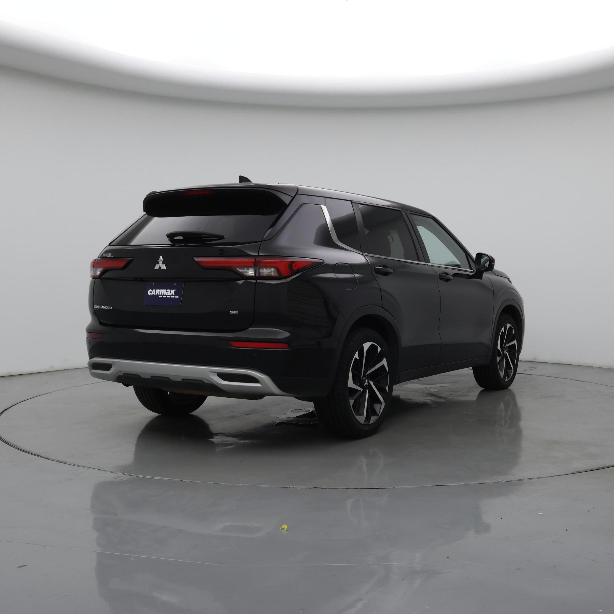 Thumbnail: 2024 Mitsubishi Outlander - 8