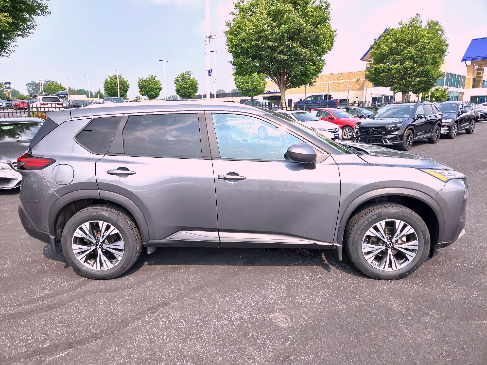 Thumbnail: 2023 Nissan Rogue - 4
