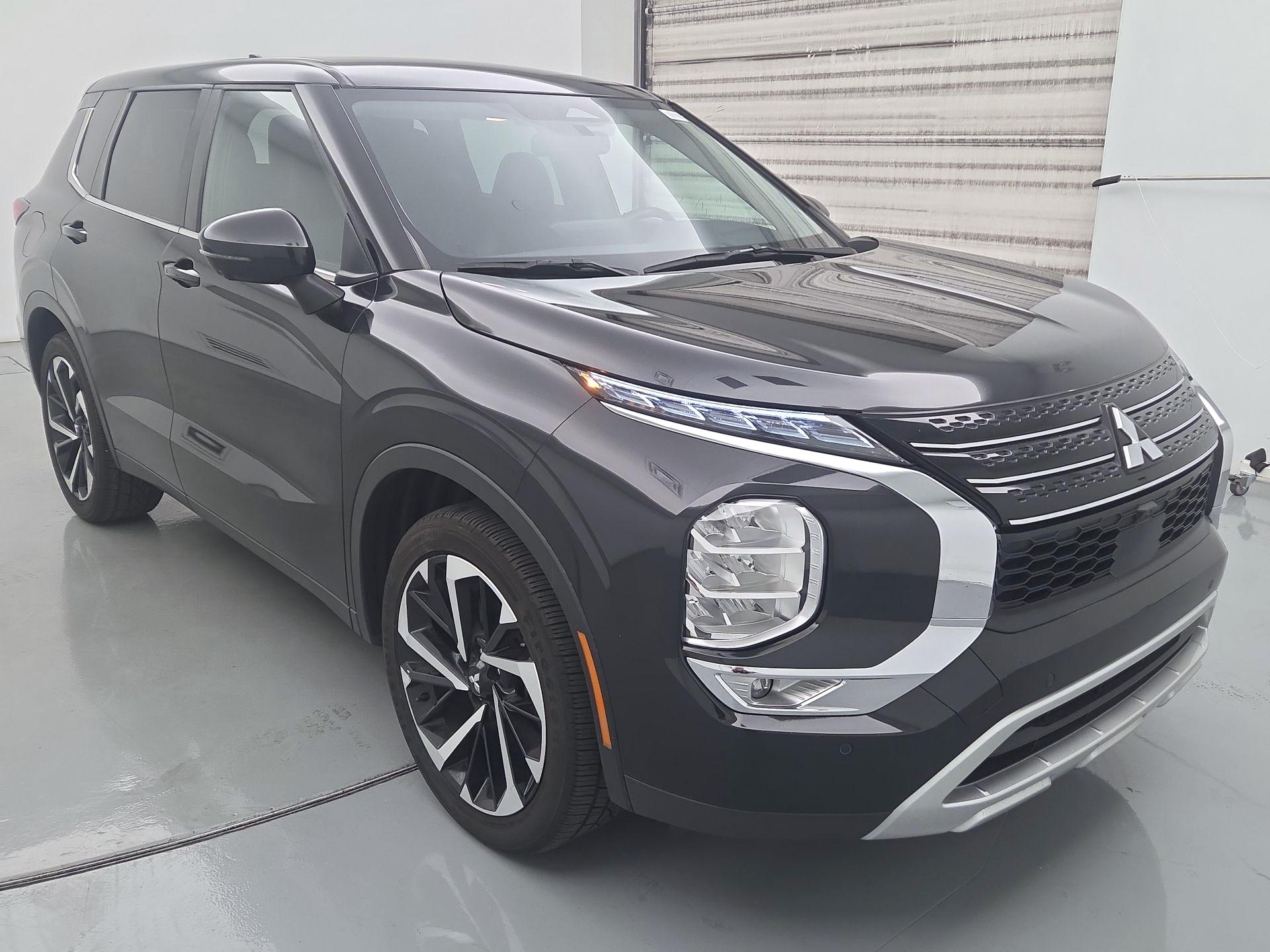 Thumbnail: 2024 Mitsubishi Outlander - 1