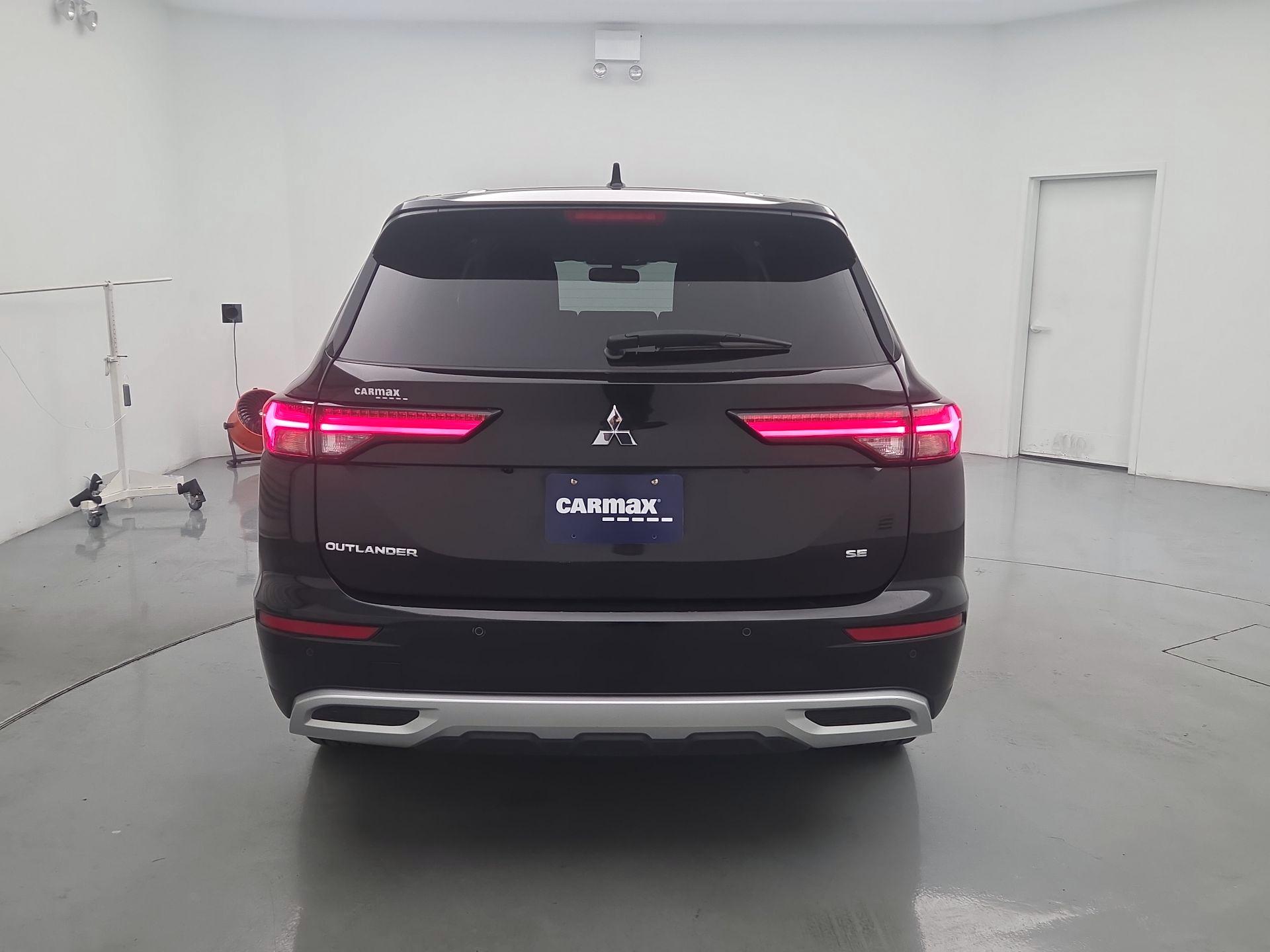 Thumbnail: 2024 Mitsubishi Outlander - 6