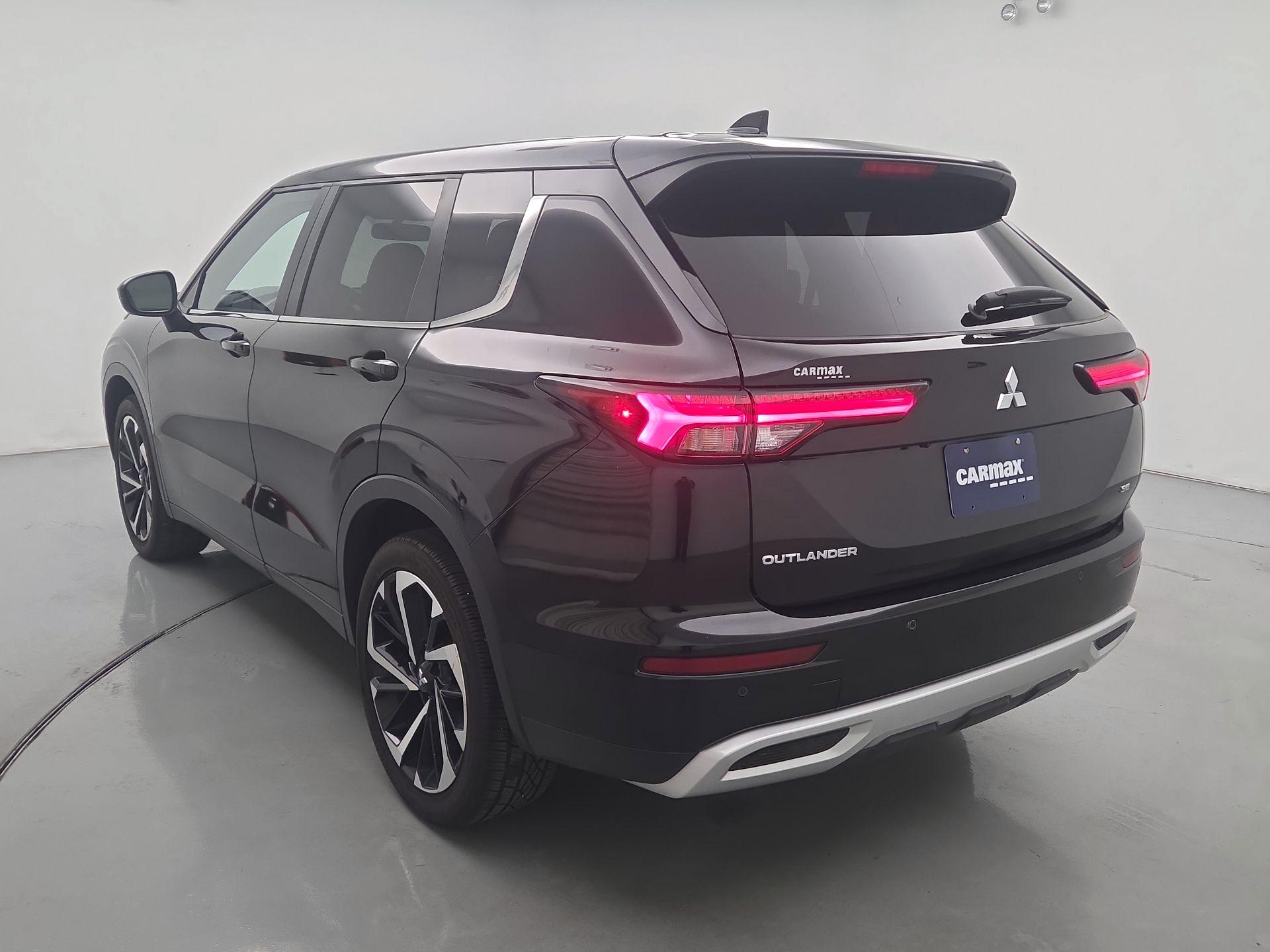 Thumbnail: 2024 Mitsubishi Outlander - 7