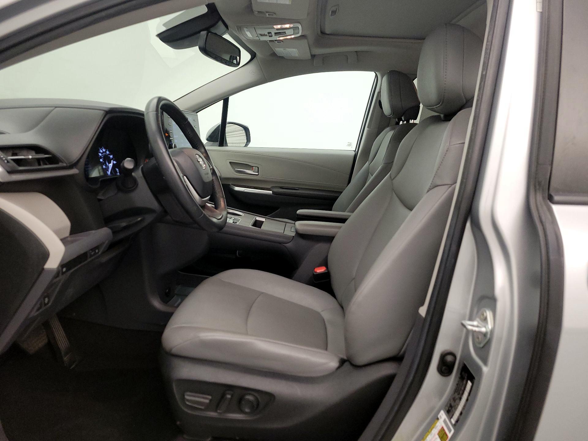 Thumbnail: 2024 Toyota Sienna - 11