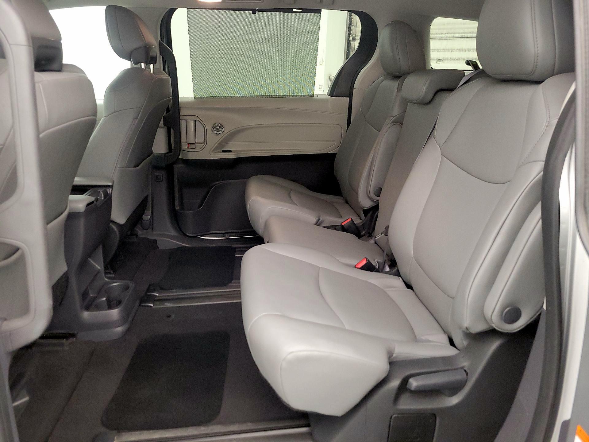 Thumbnail: 2024 Toyota Sienna - 20