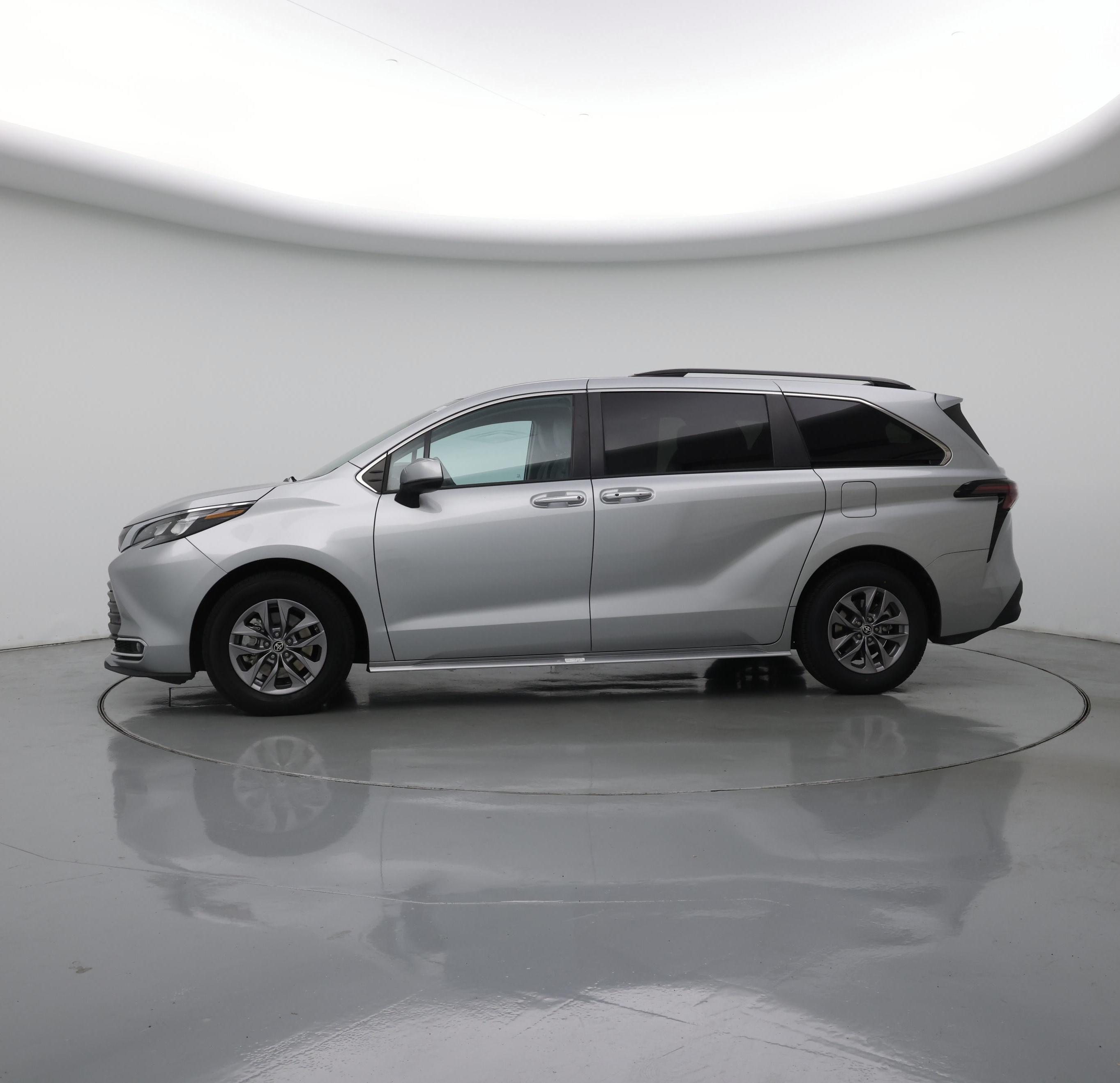 Thumbnail: 2024 Toyota Sienna - 3
