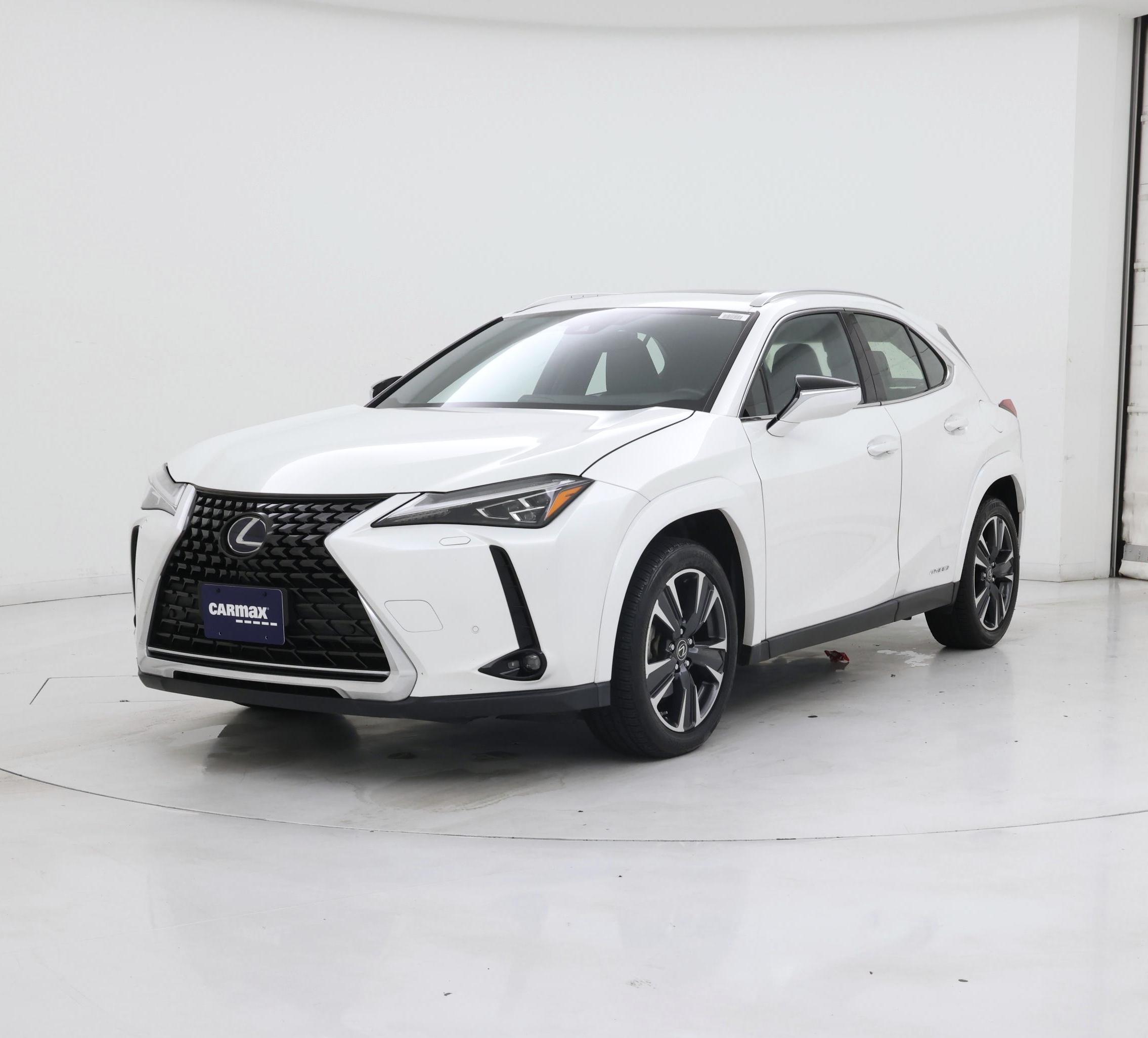 Thumbnail: 2022 Lexus UX - 4