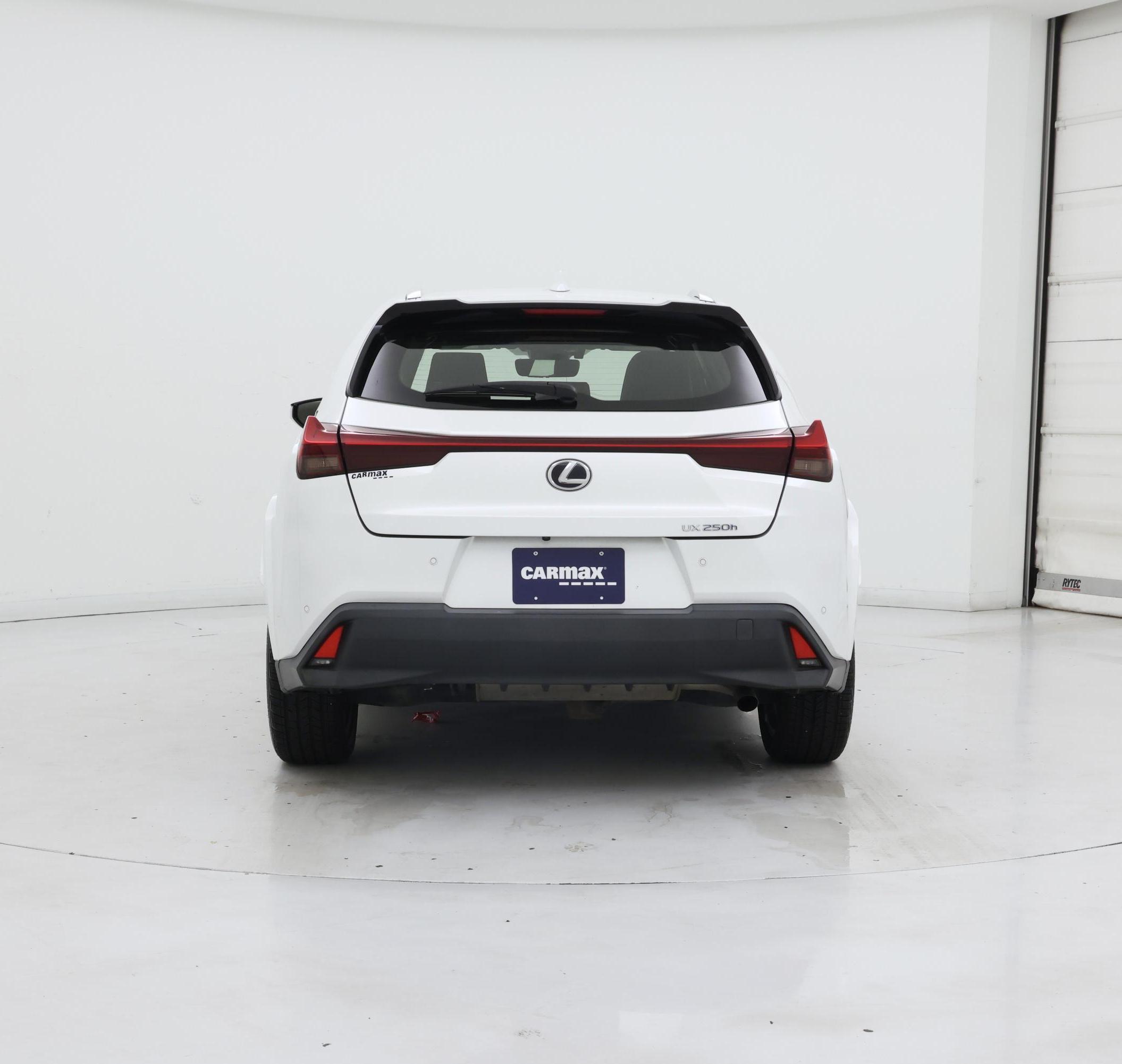 Thumbnail: 2022 Lexus UX - 6
