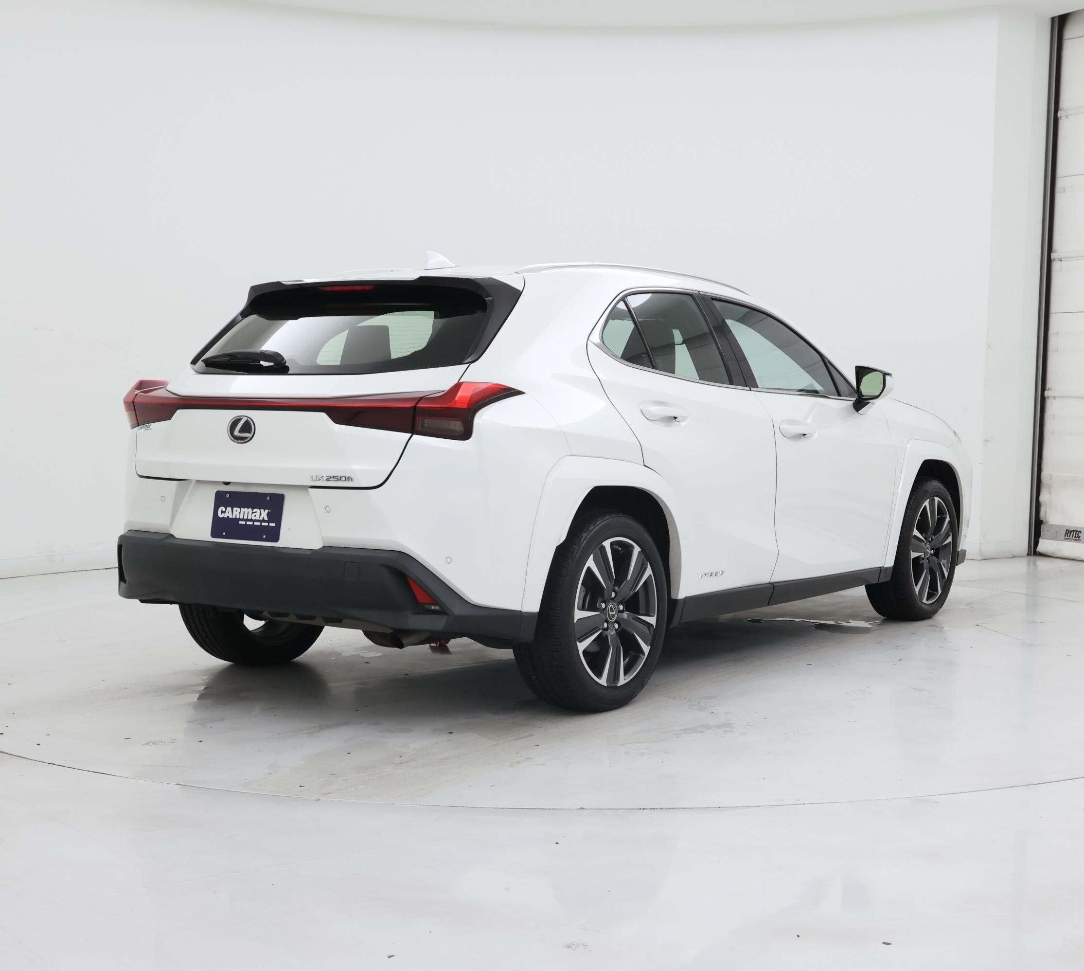 Thumbnail: 2022 Lexus UX - 8