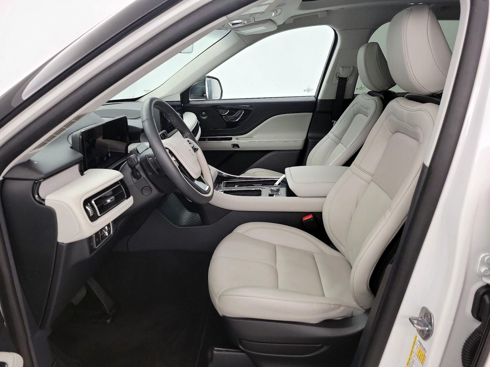 Thumbnail: 2025 Lincoln Aviator - 11
