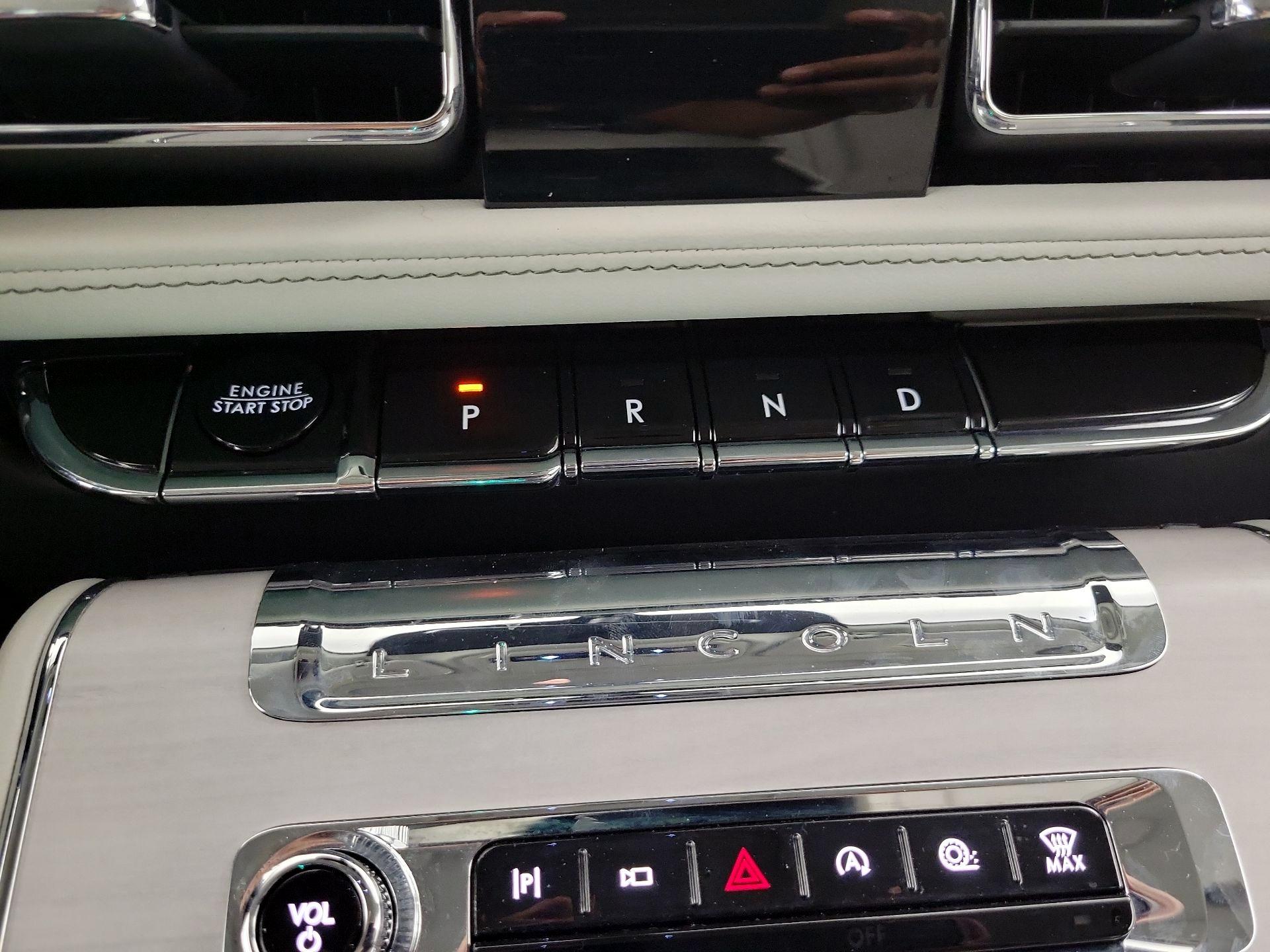 Thumbnail: 2025 Lincoln Aviator - 18