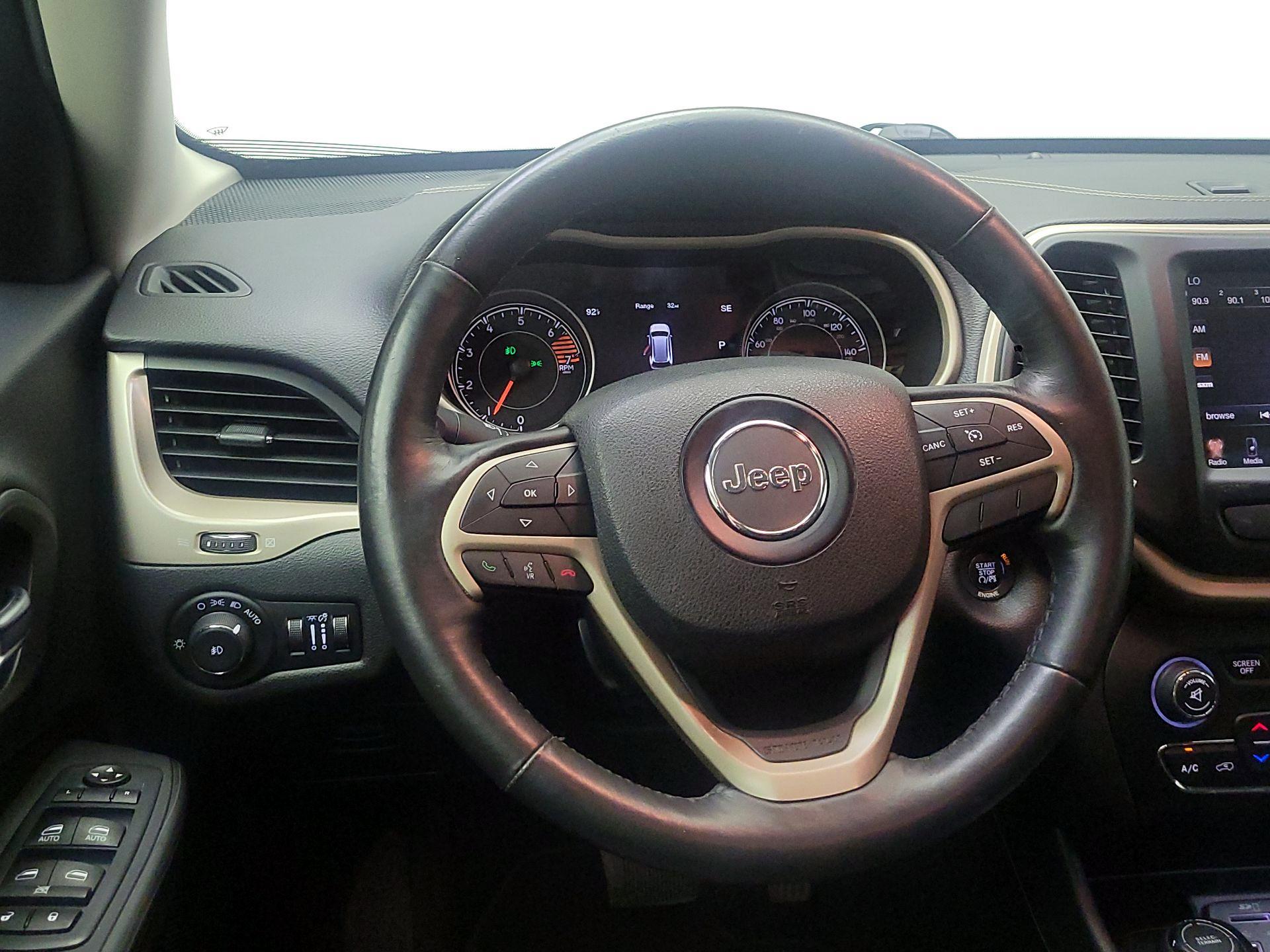Thumbnail: 2016 Jeep Cherokee - 10