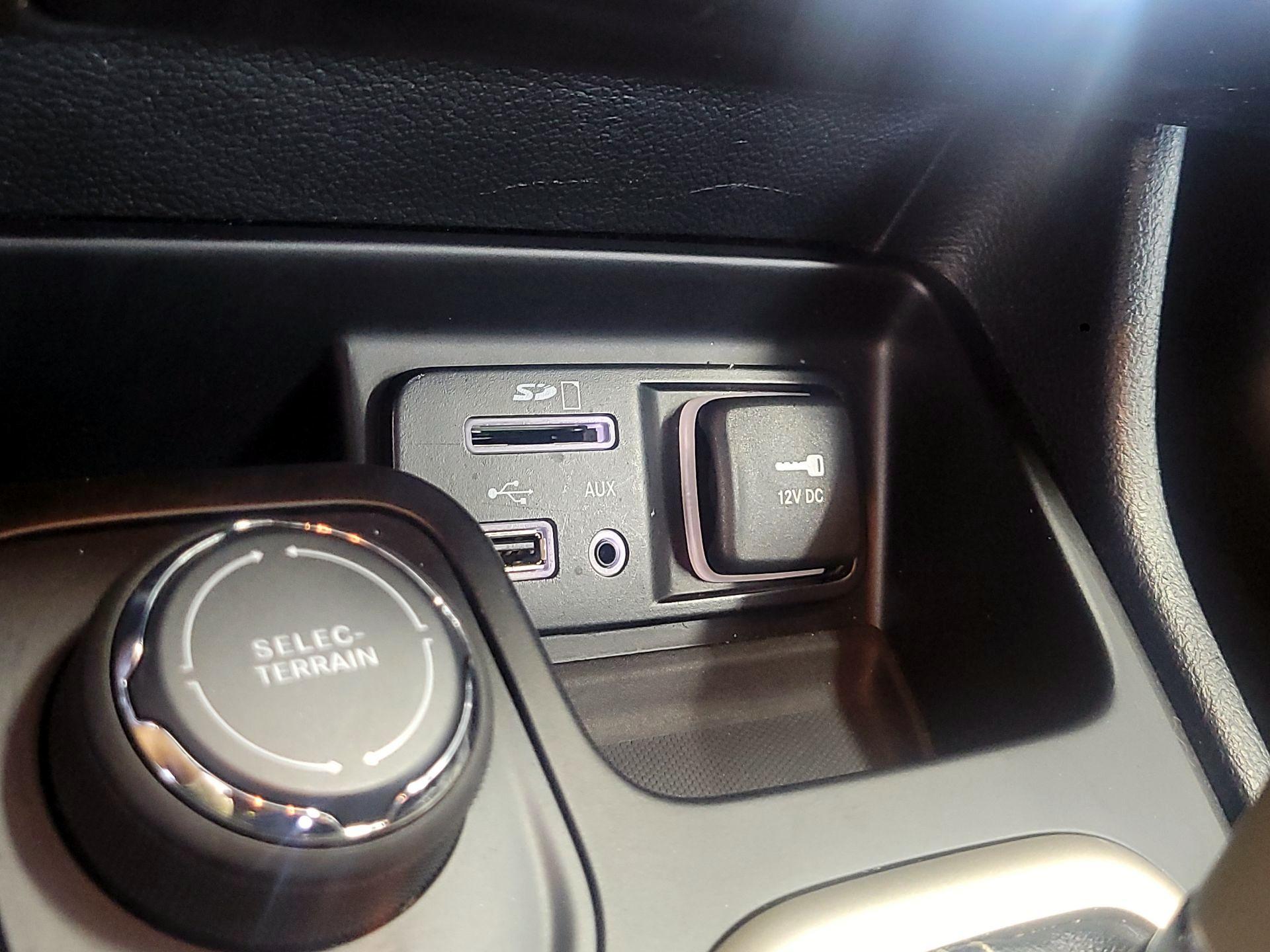 Thumbnail: 2016 Jeep Cherokee - 18