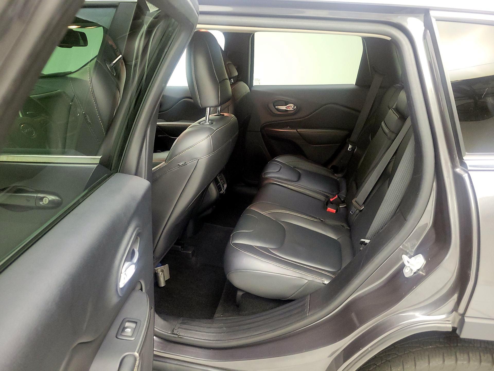 Thumbnail: 2016 Jeep Cherokee - 19