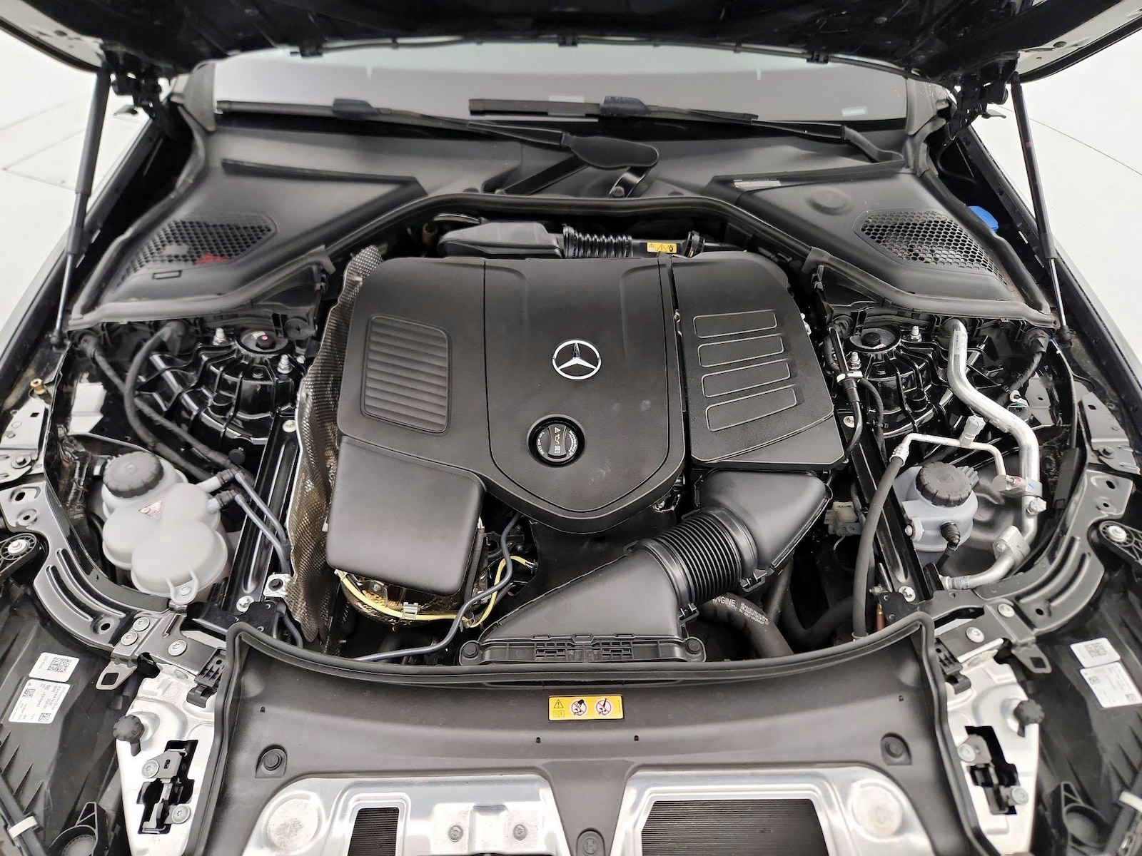 2025 Mercedes-Benz E-Class E350 - Photo 24