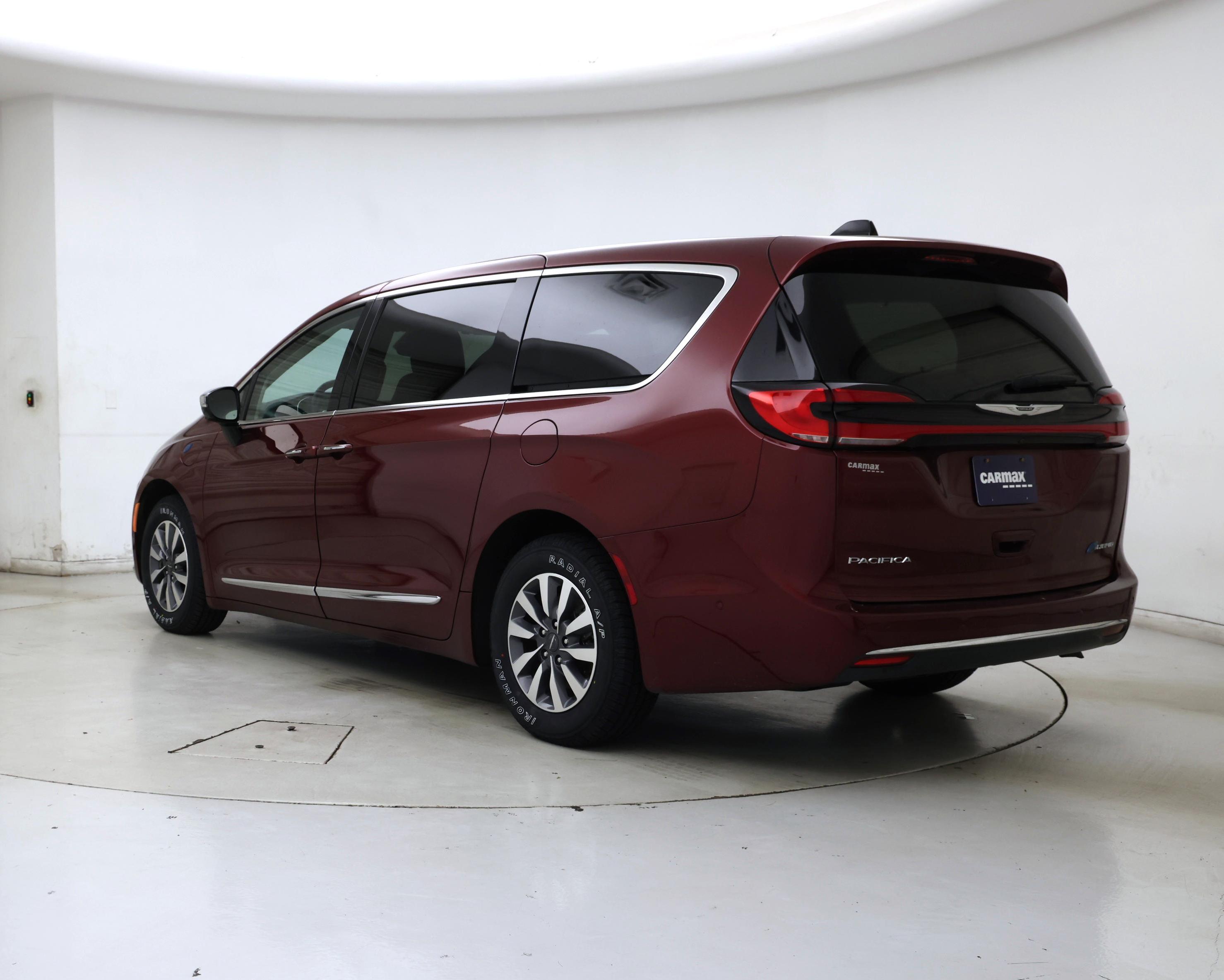 Thumbnail: 2023 Chrysler Pacifica - 2