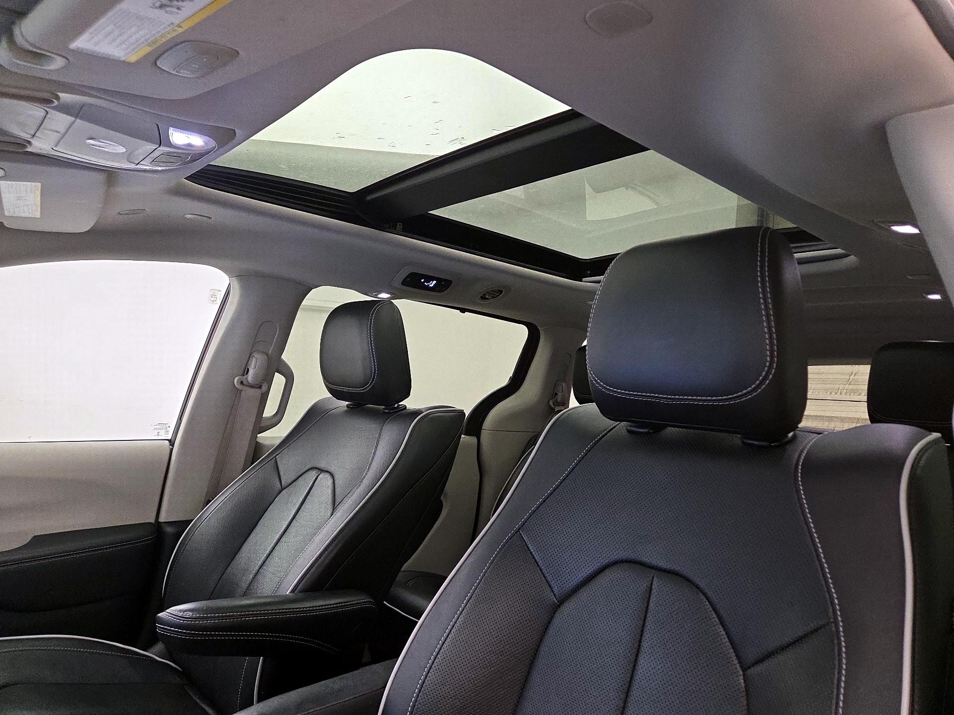 Thumbnail: 2023 Chrysler Pacifica - 20