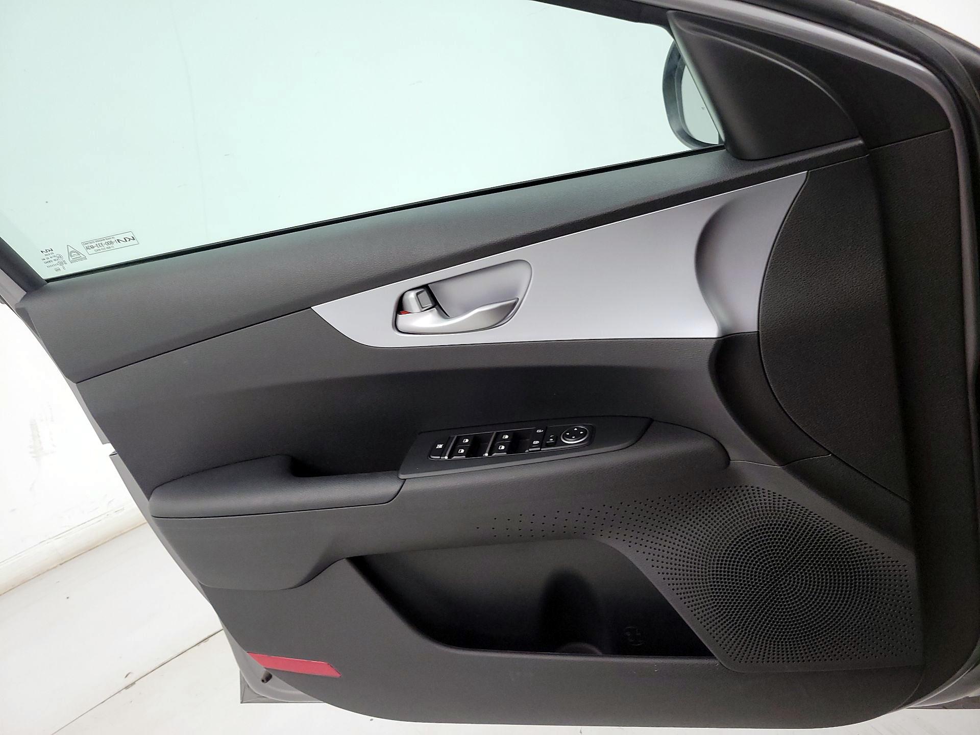 Thumbnail: 2023 Kia Forte - 12