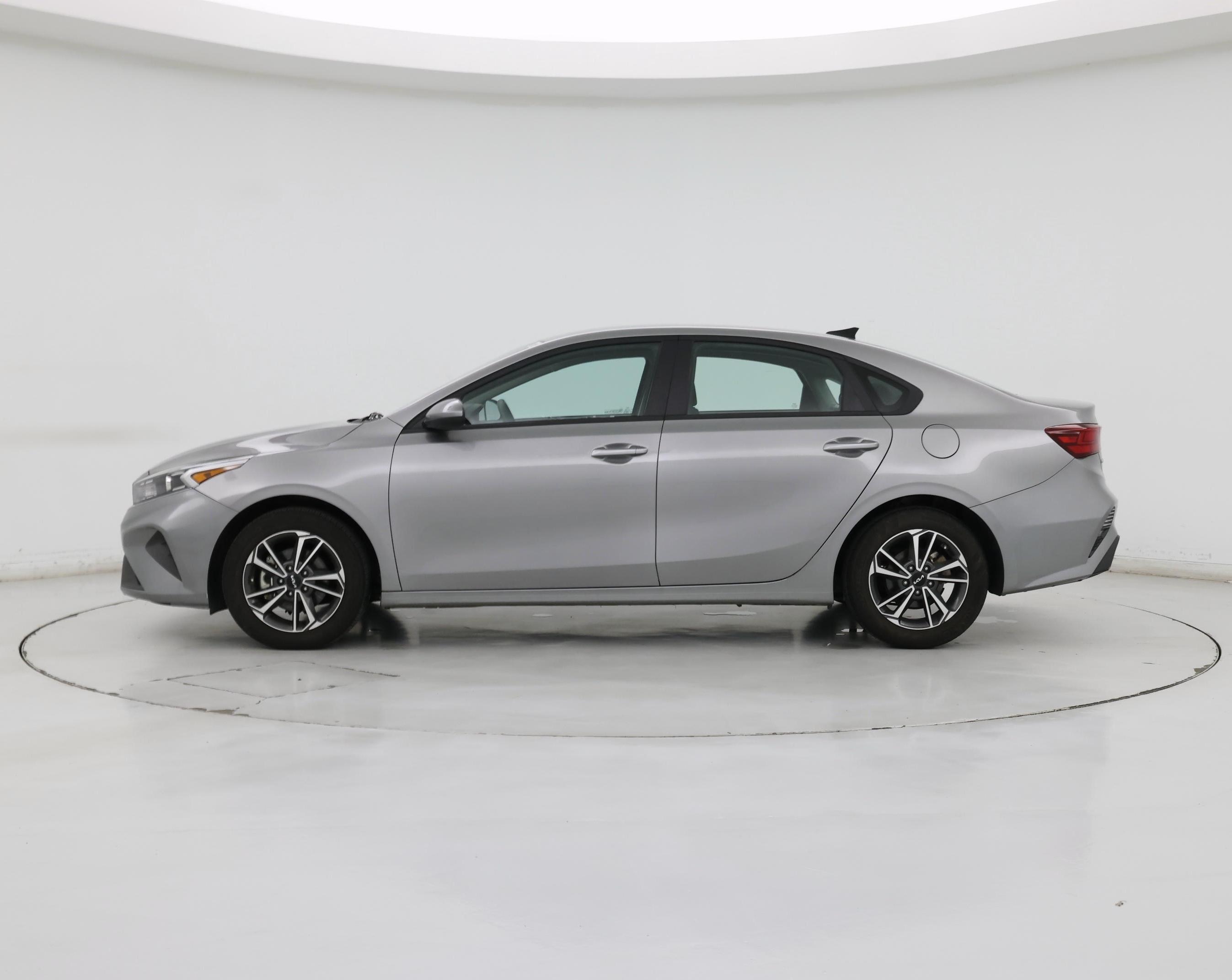 Thumbnail: 2023 Kia Forte - 3